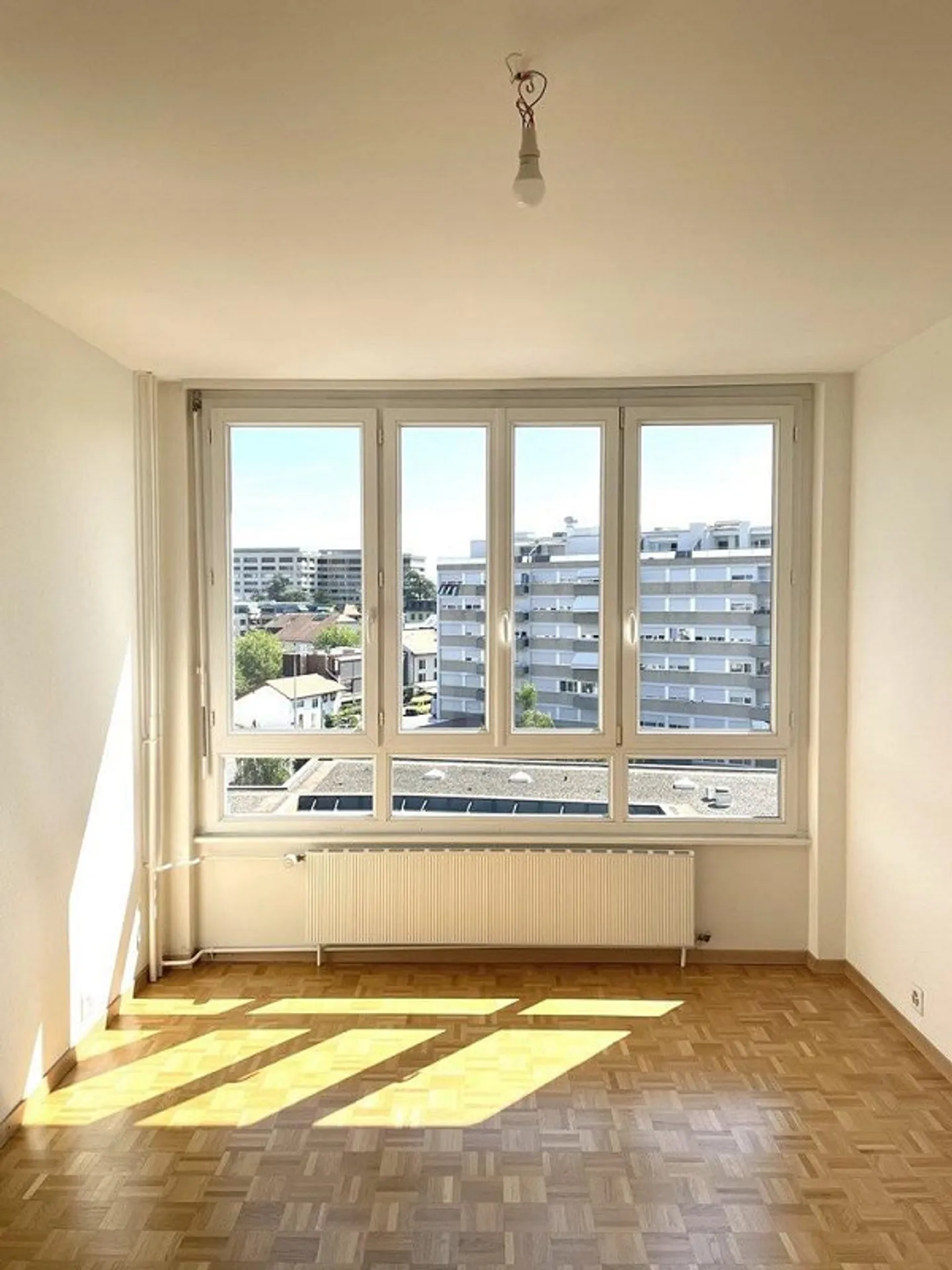 Appartement Moderne Près de l'Aéroport - Photo 6 sur 10