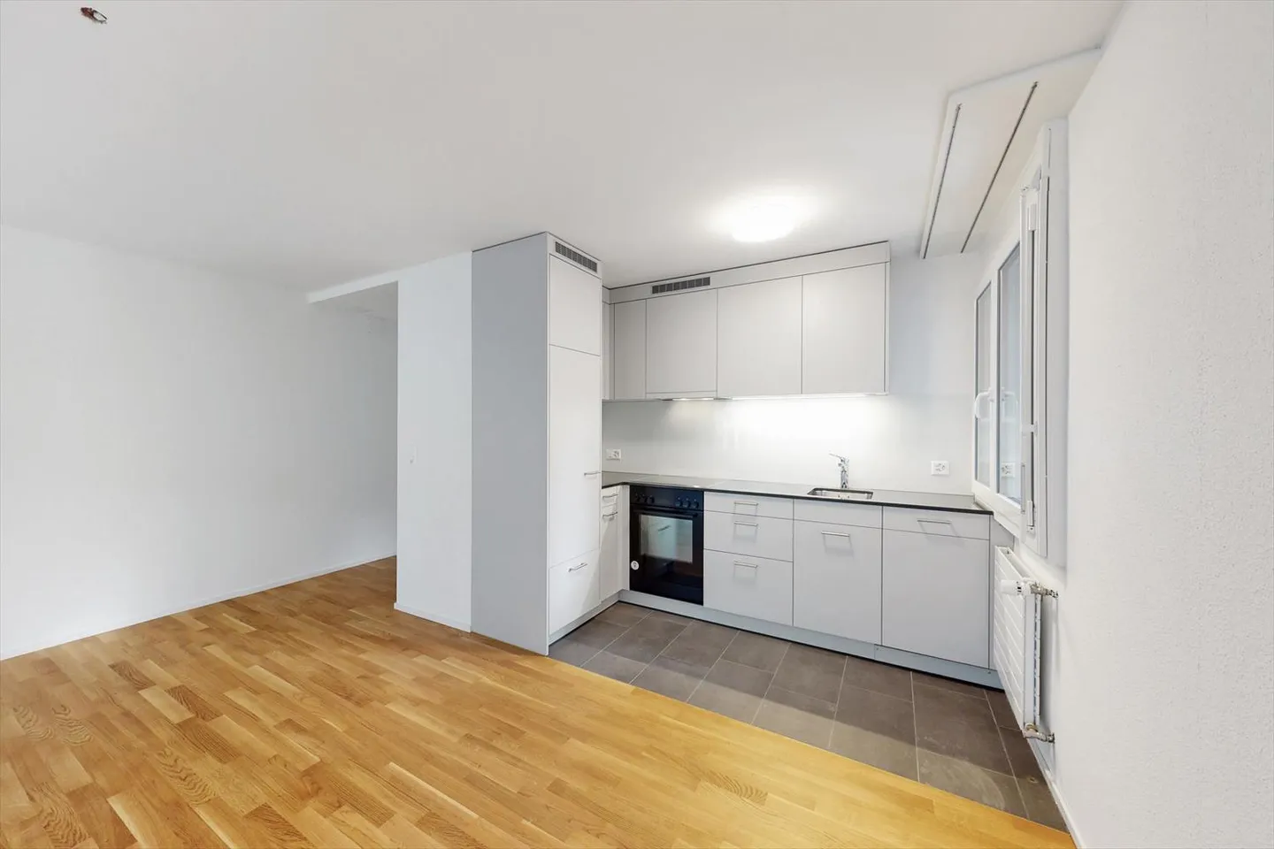 Apartment for rent - Photo 2 of 7