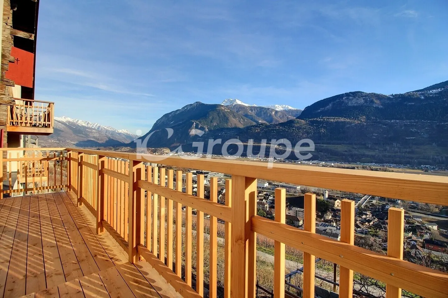 Excellent apartment for rent in Corin-de-la-Crête. - Photo 1 of 10