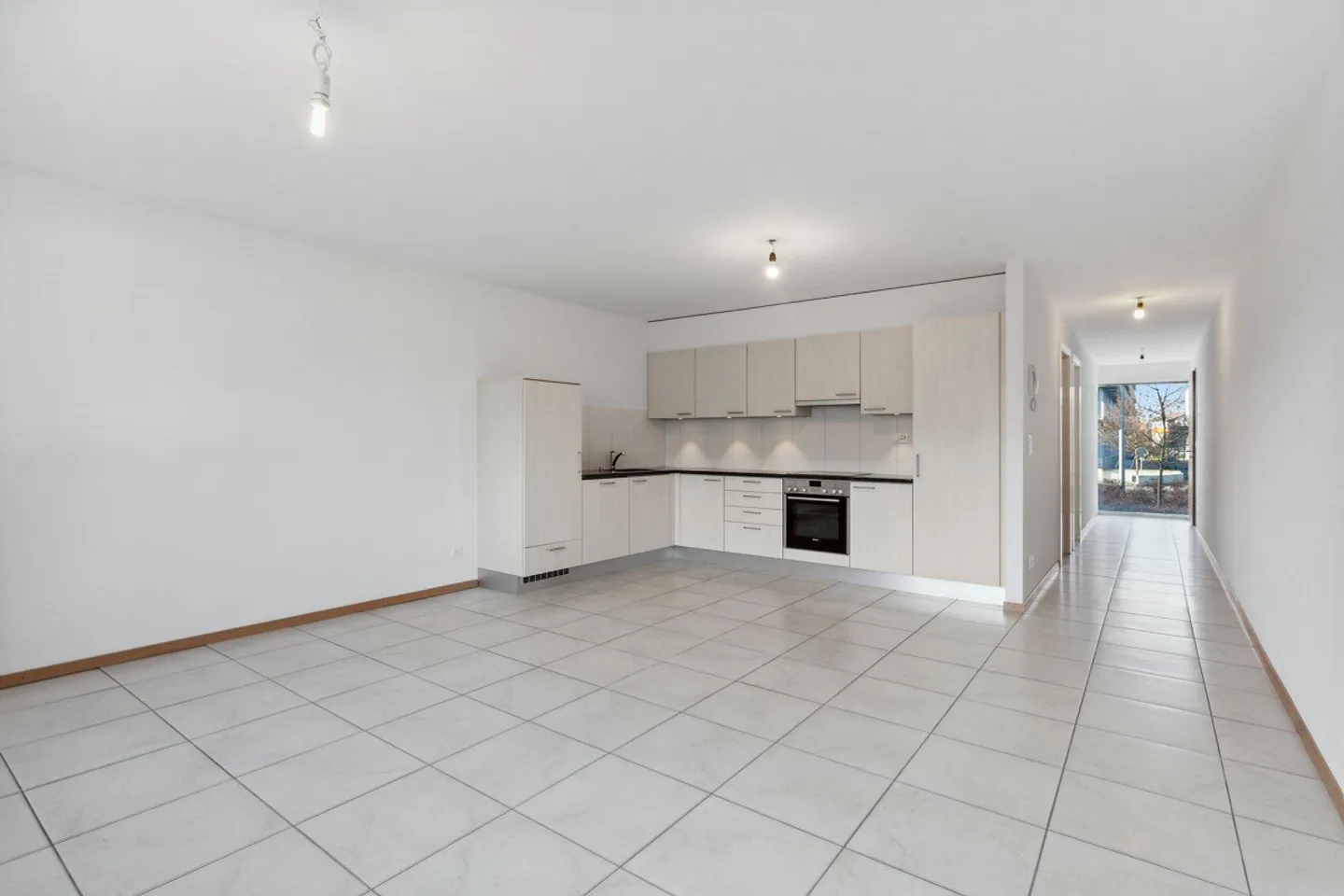 Appartement Moderne Proche Commodités - Photo 3 sur 6