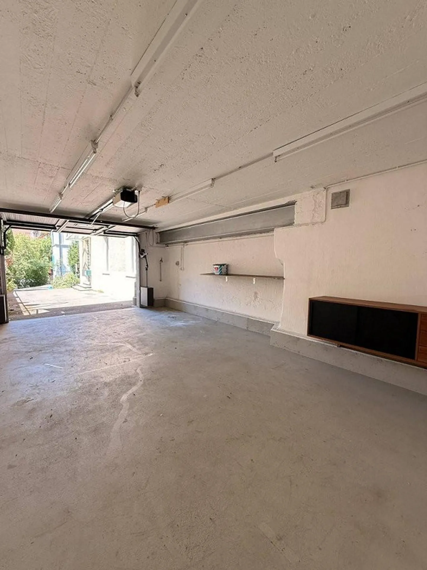 Spazio commerciale con garage e piazzale privato in affitto - Foto 11 di 12