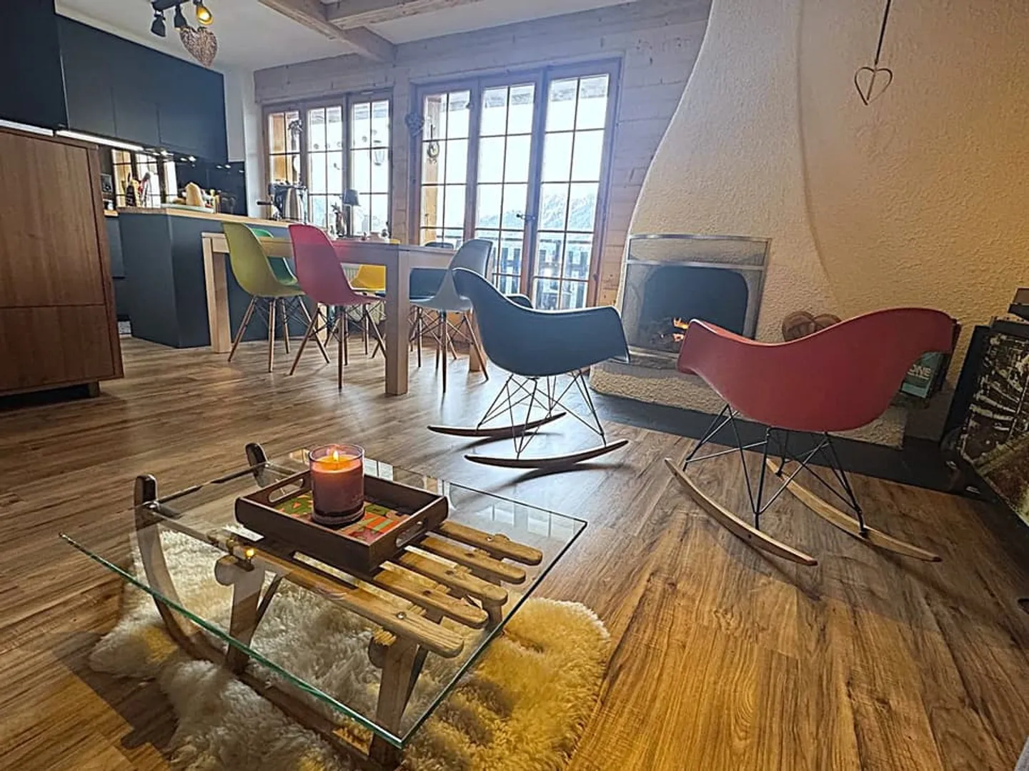 Lumineux 2.5 pièces de 60m2, entièrement rénové. 3ème étage, vue imprenable ! - Foto 1 von 13