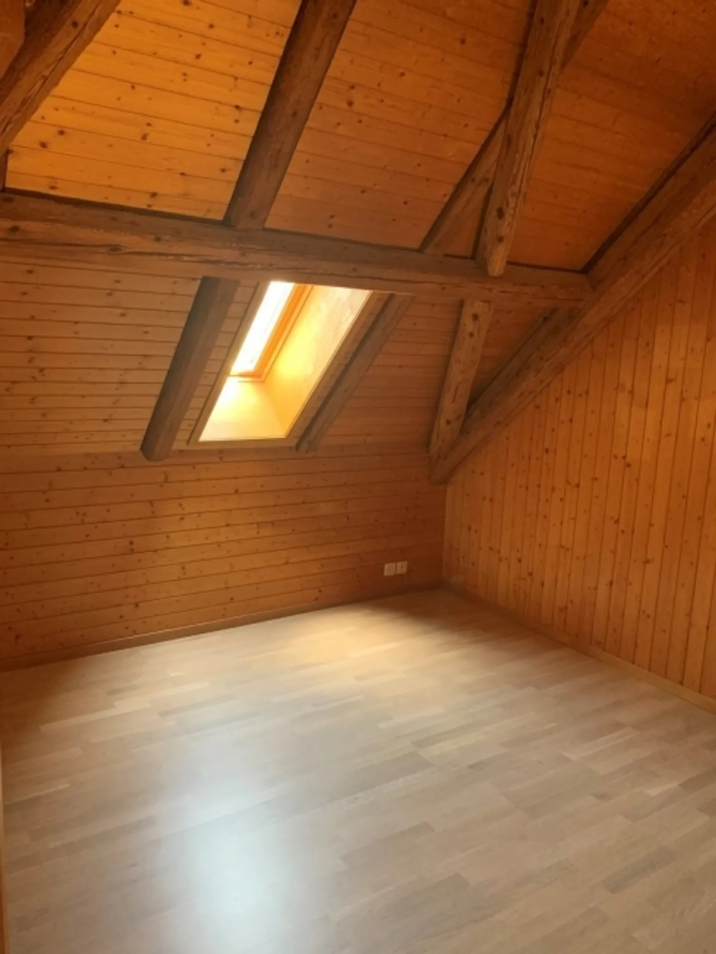 Ottimo appartamento mansardato con galleria in una posizione tranquilla da affittare - Foto 6 di 12