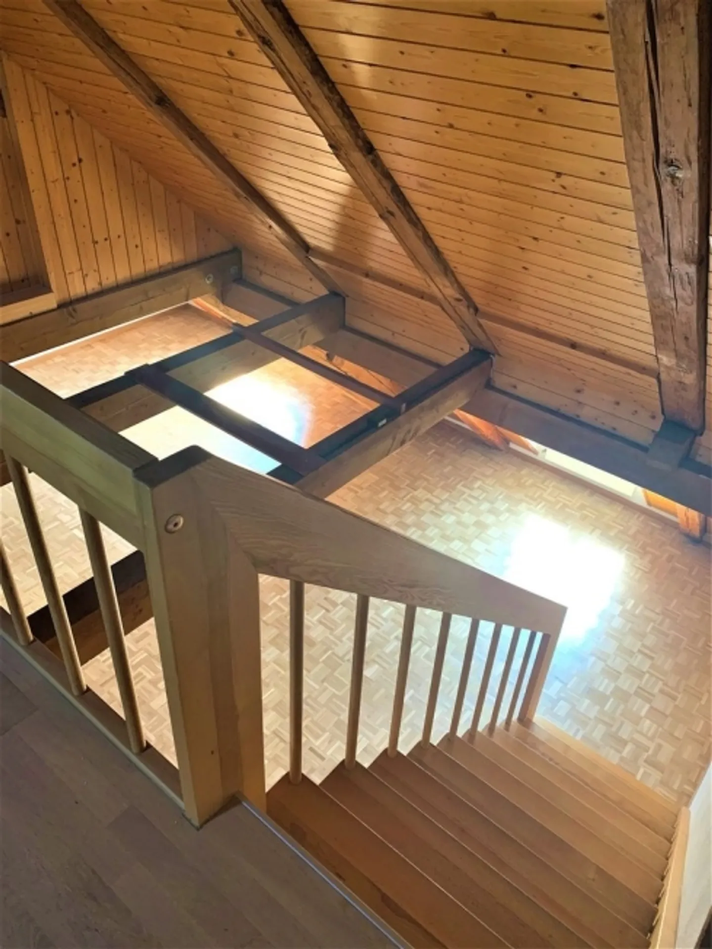 Ottimo appartamento mansardato con galleria in una posizione tranquilla da affittare - Foto 7 di 12