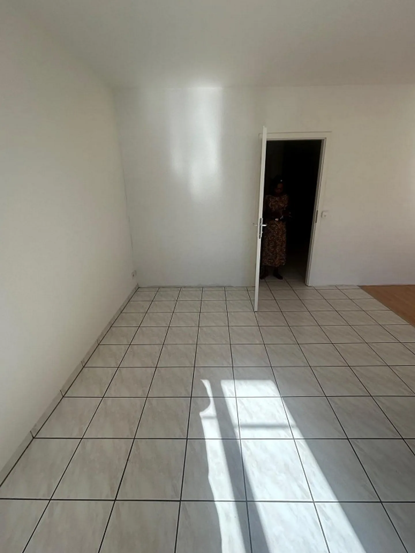 Camera doppia spaziosa in appartamento condiviso - proprio nel centro! - Foto 6 di 10