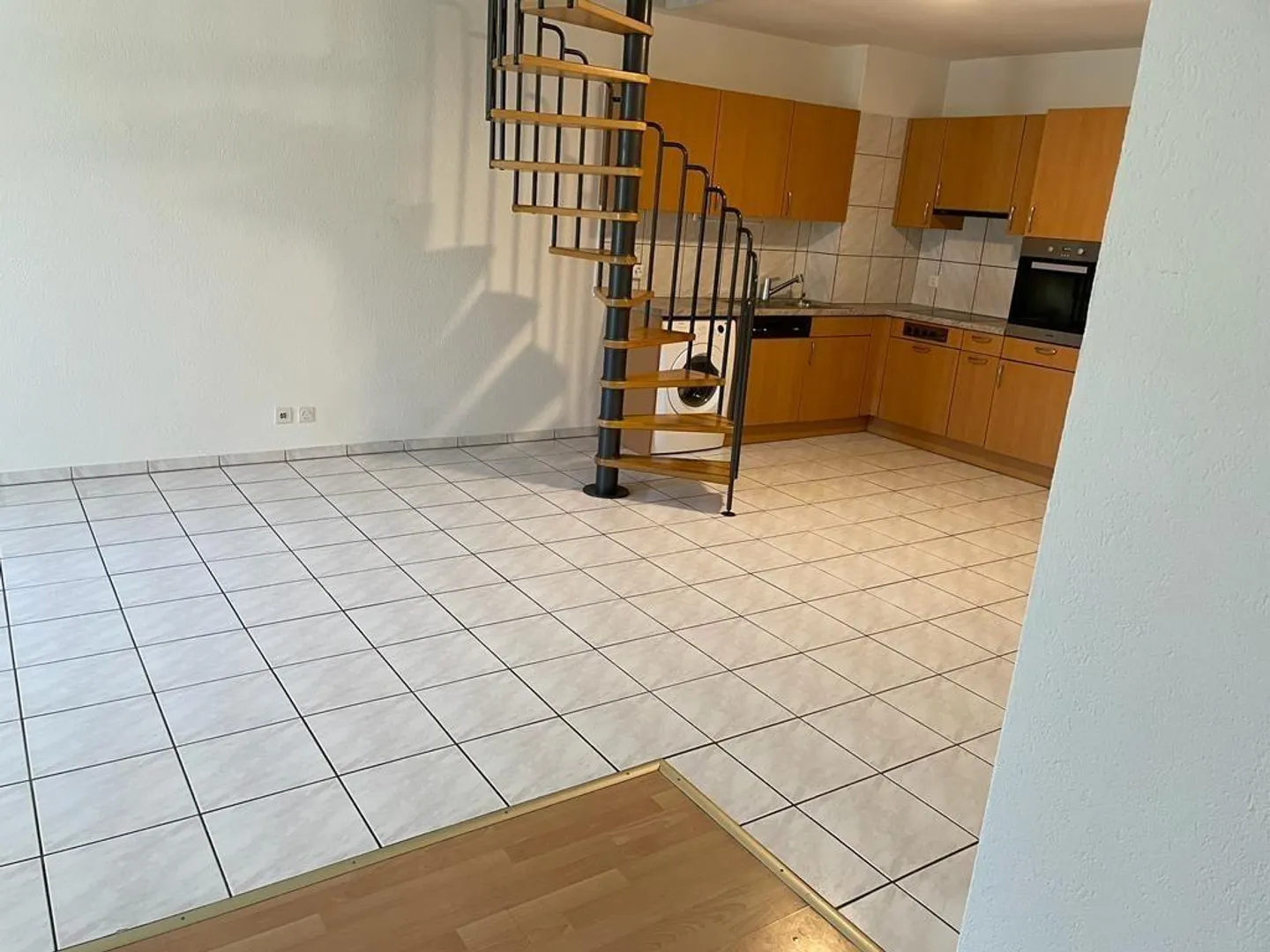 Camera doppia spaziosa in appartamento condiviso - proprio nel centro! - Foto 7 di 10