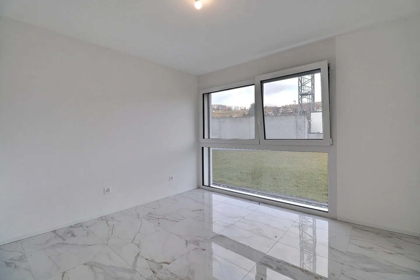 New Apartment with Garden - Photo 8 of 13