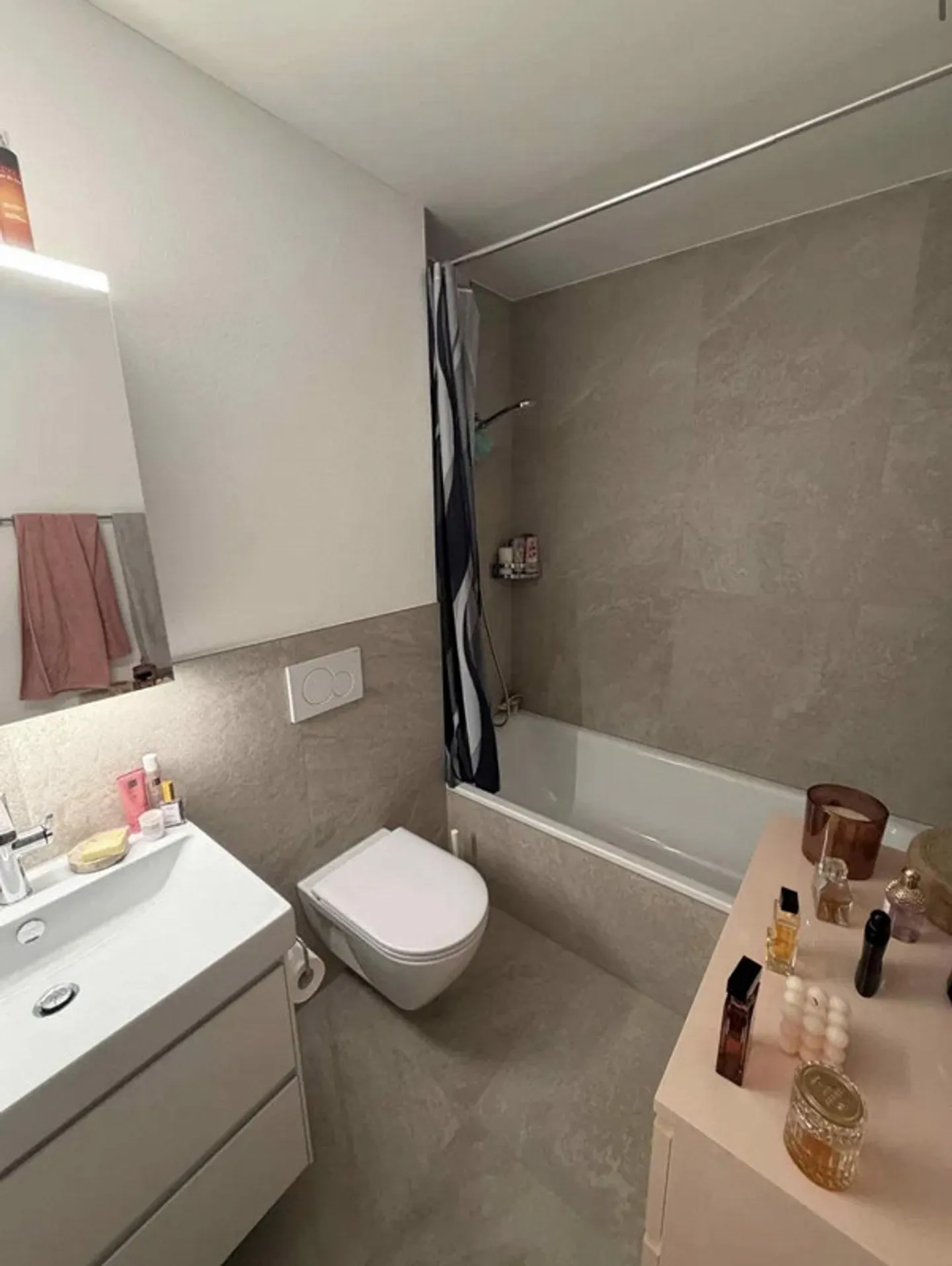 Appartamento nuovo di 2,5 locali con vista montagna a Hinwil - Foto 8 di 11