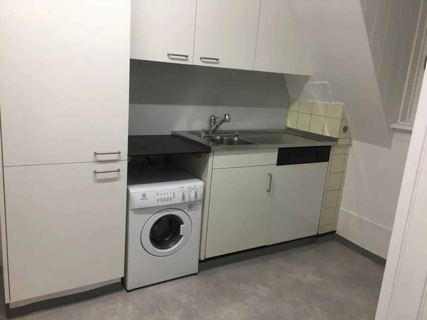 Appartement sous les combles 4.0 pièces avec caractère - Photo 4 sur 8