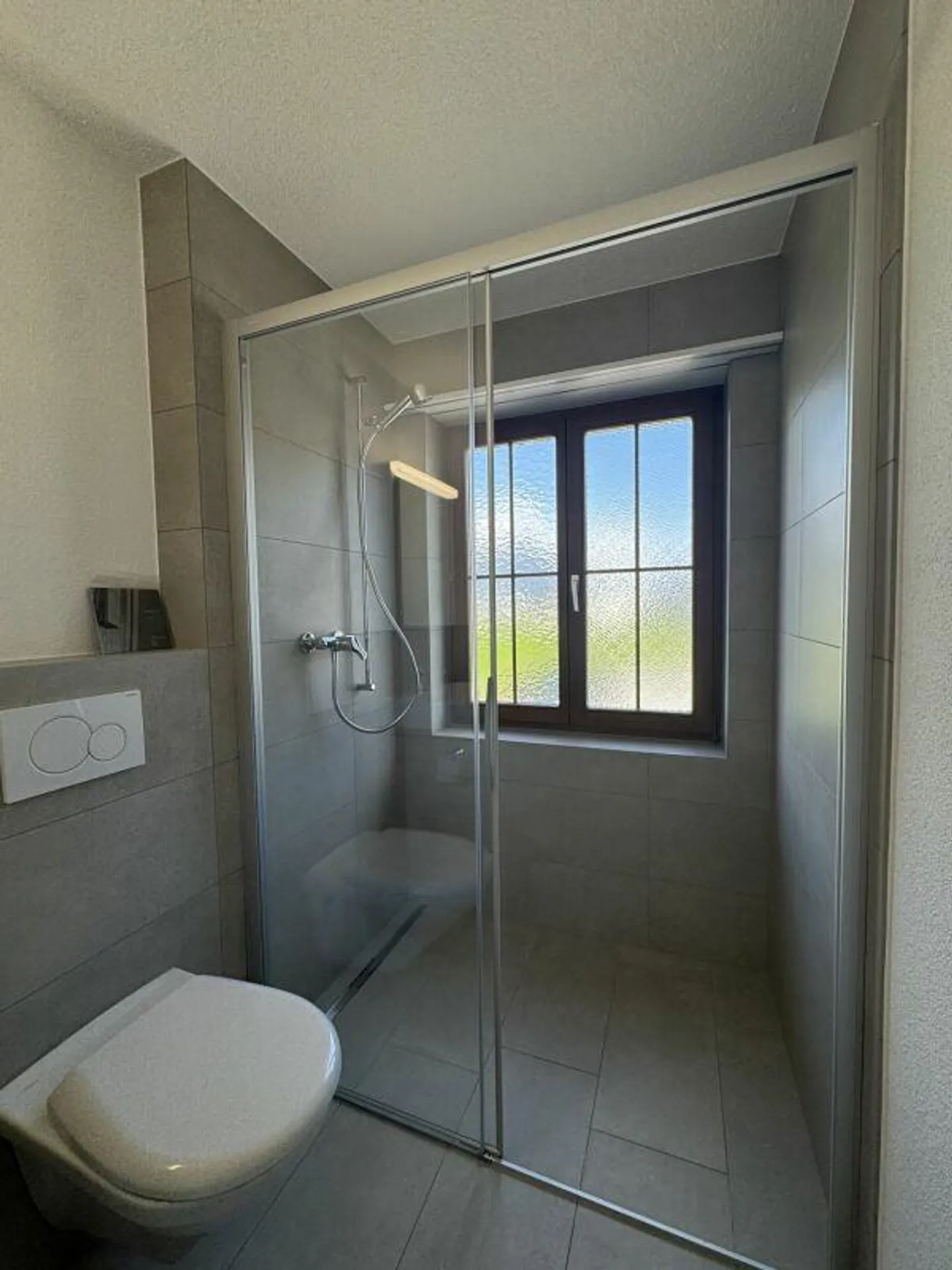 Modern 2.5-room apartment in a central location - Photo 5 of 9