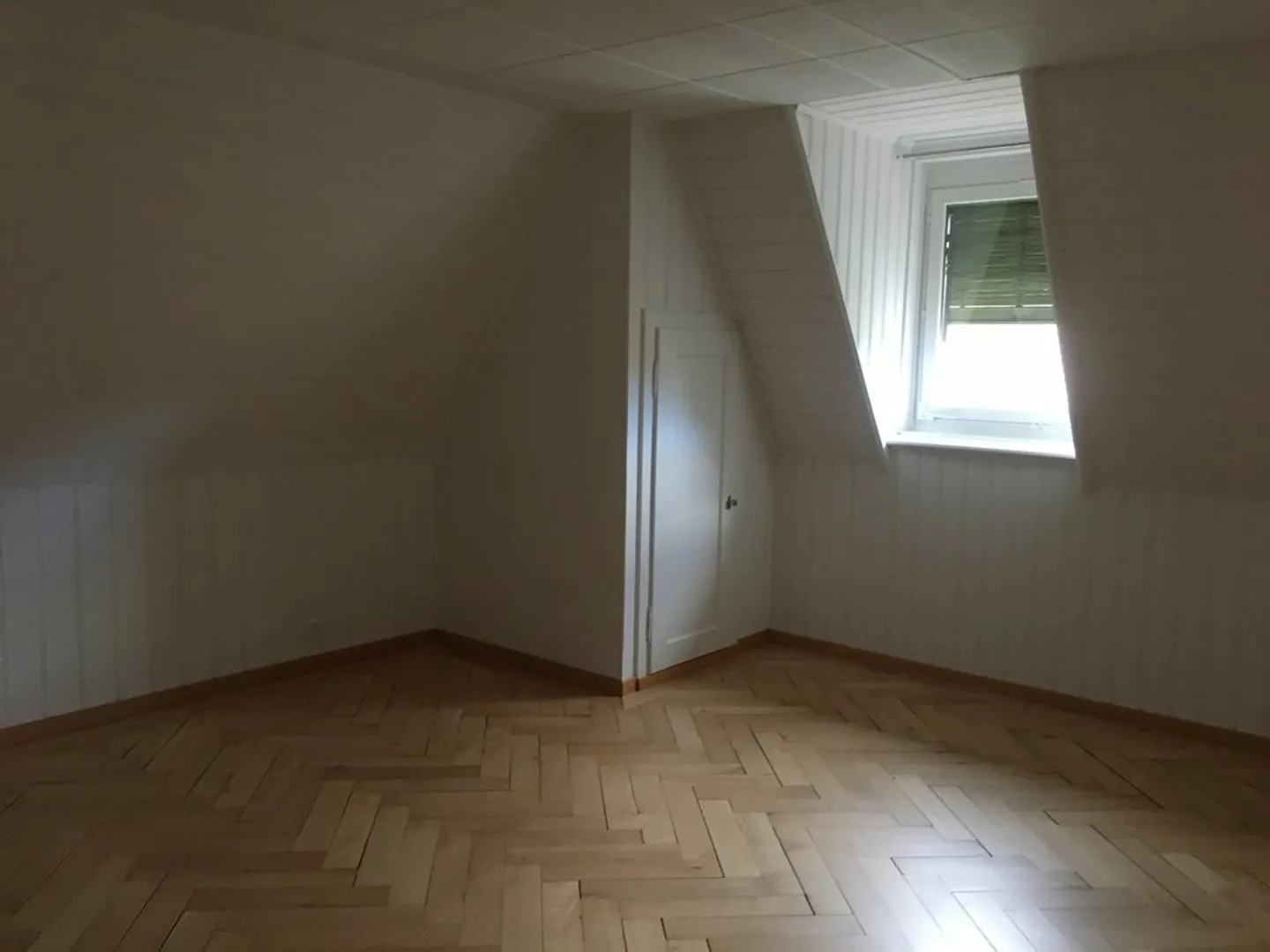 Appartement sous les combles 4.0 pièces avec caractère - Photo 6 sur 8