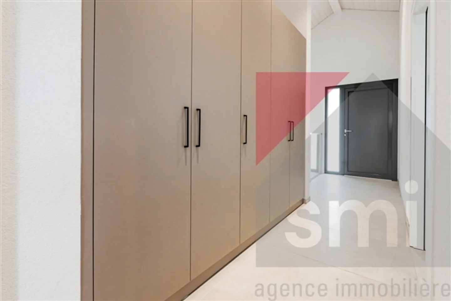 Moderne Villa in Lucens - Foto 11 von 14