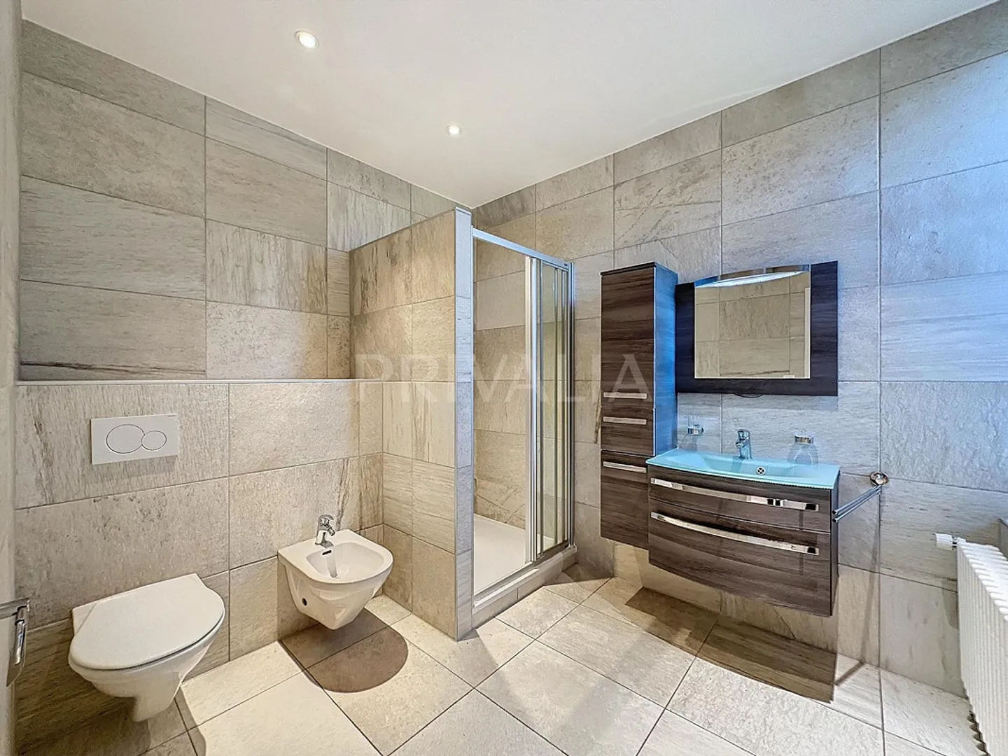 Charming Semi-Detached Home - Photo 5 of 9