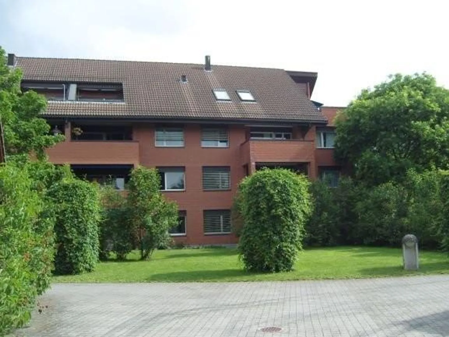 Bel appartement dans un immeuble bien entretenu - Photo 1 sur 4