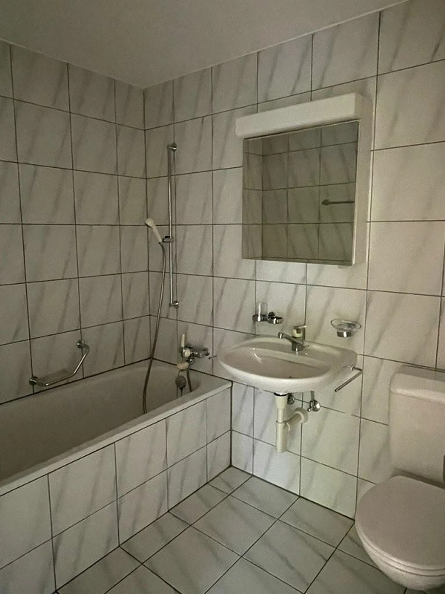 Bel appartement dans un immeuble bien entretenu - Photo 3 sur 4