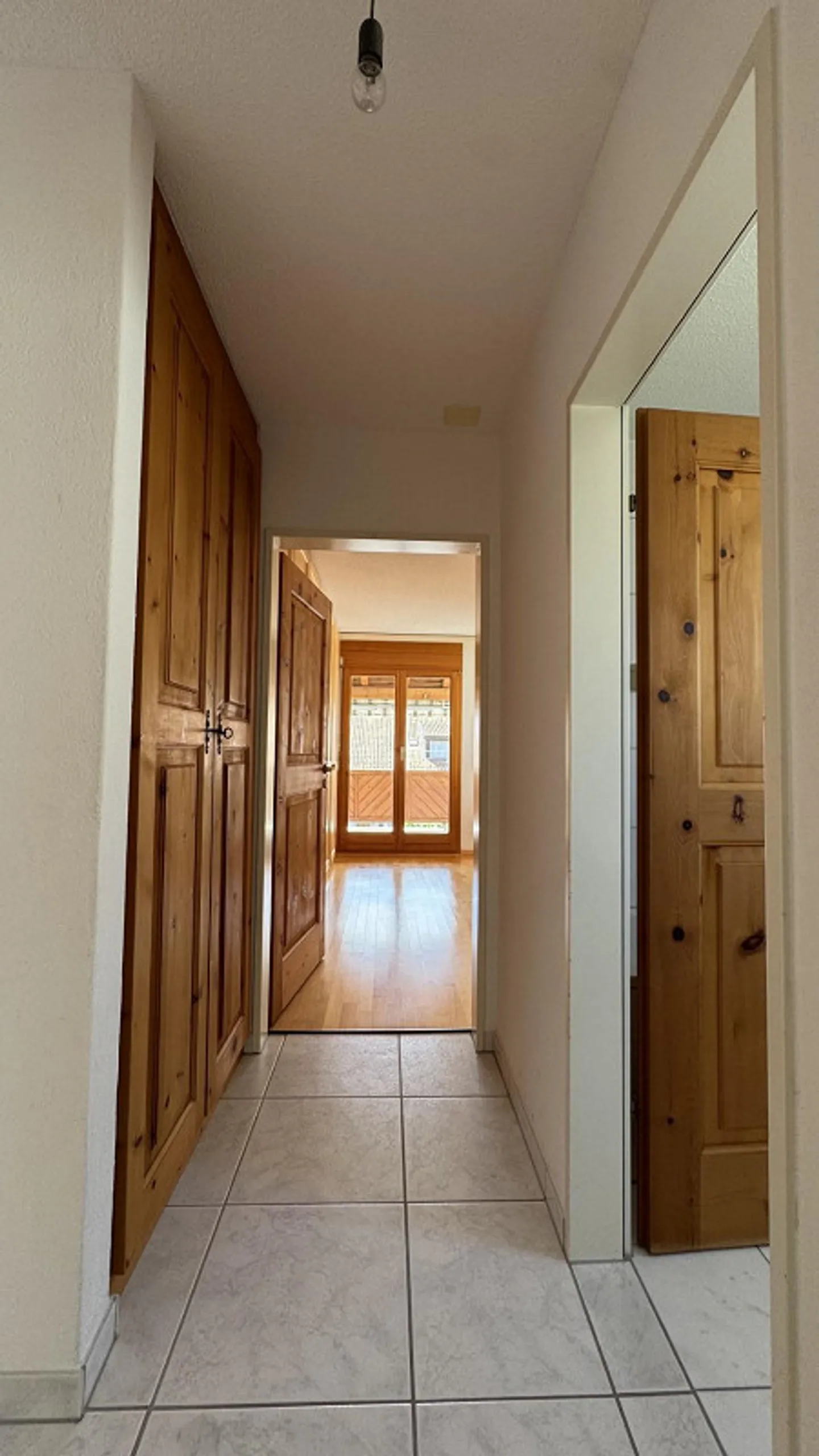 Light-flooded apartment with Alpine panorama - Photo 2 of 11