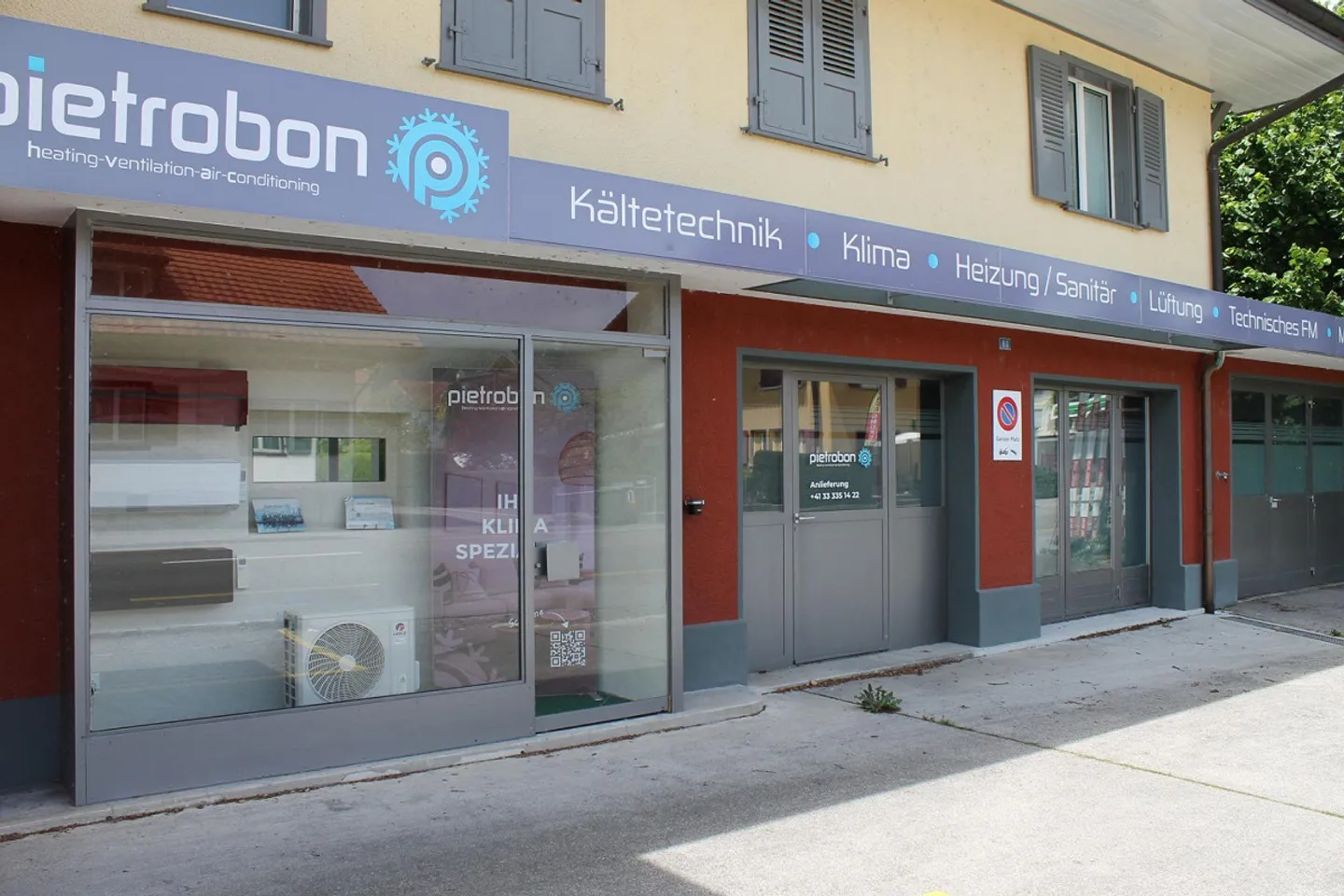Prêt pour votre entreprise - 169 m² dans un emplacement très visible à Gwatt - Photo 1 sur 6