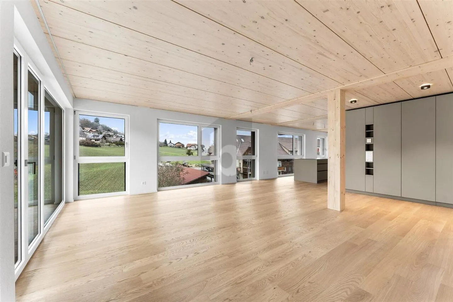 MODERN, SPACIOUS AND STYLISH - Photo 2 of 6