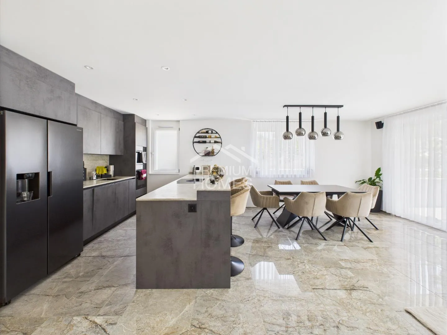 Modern Smart Home with Garden - Photo 3 of 11