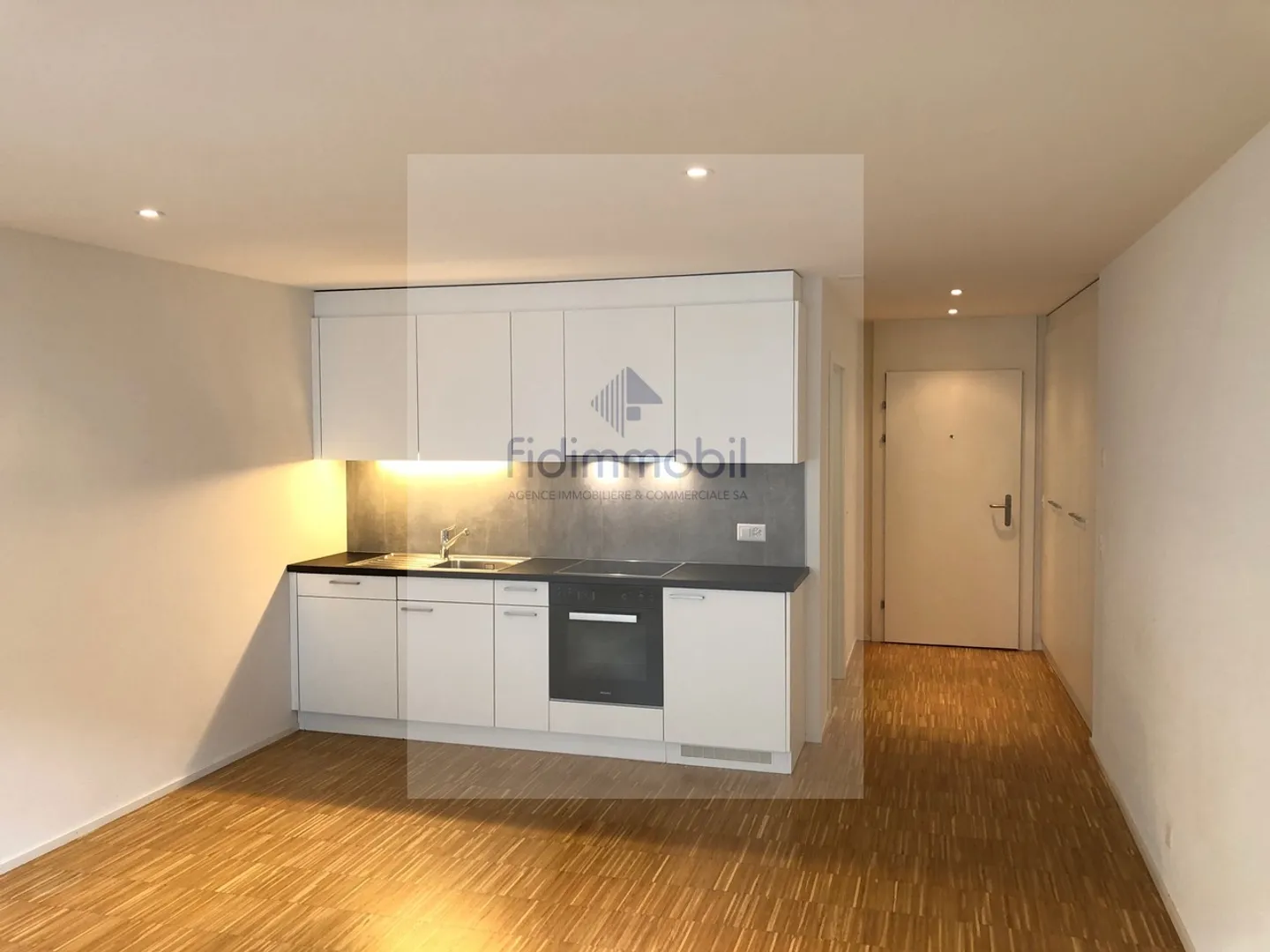 Stunning studio for rent in downtown Neuchâtel - Photo 2 of 3