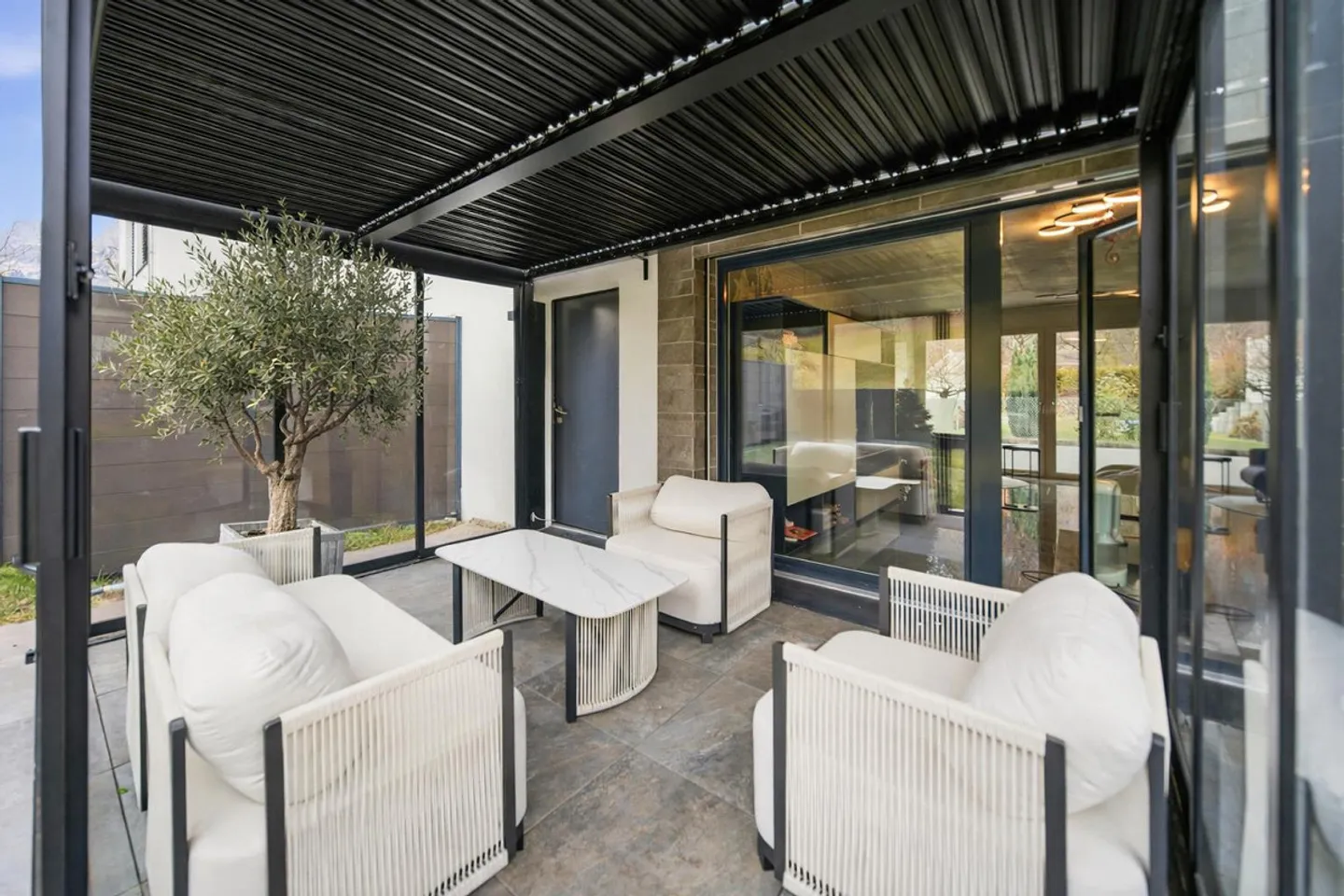 Villa esclusiva con panorama montano, sauna e giardino d'inverno - Foto 6 di 8