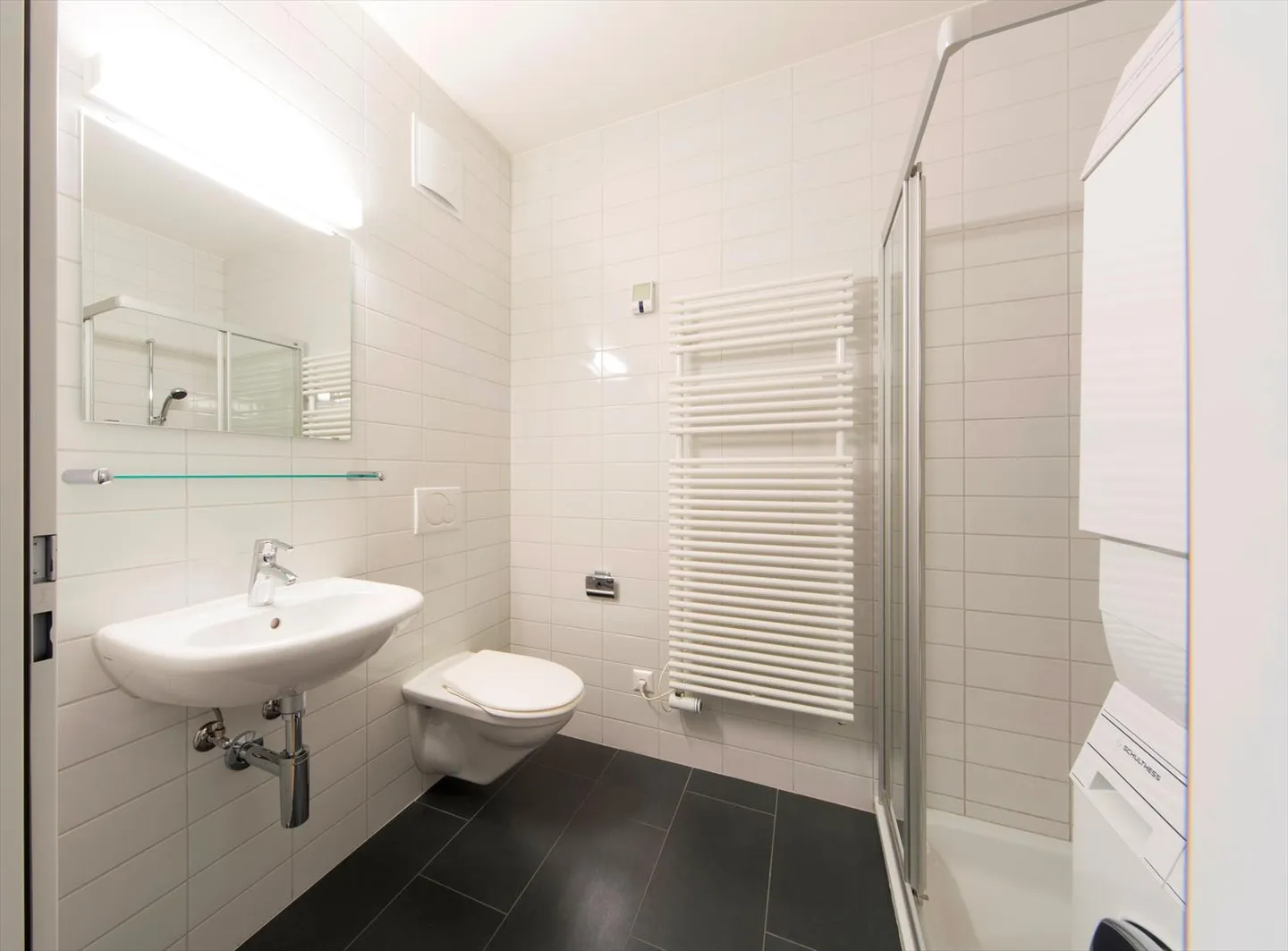 Modern 2.5-Room Apartment - Photo 4 of 6