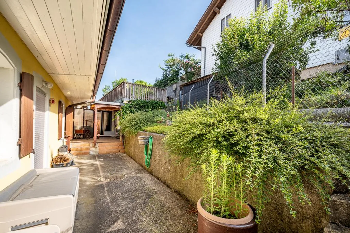 Multi-family house in a quiet village location - Photo 8 of 10