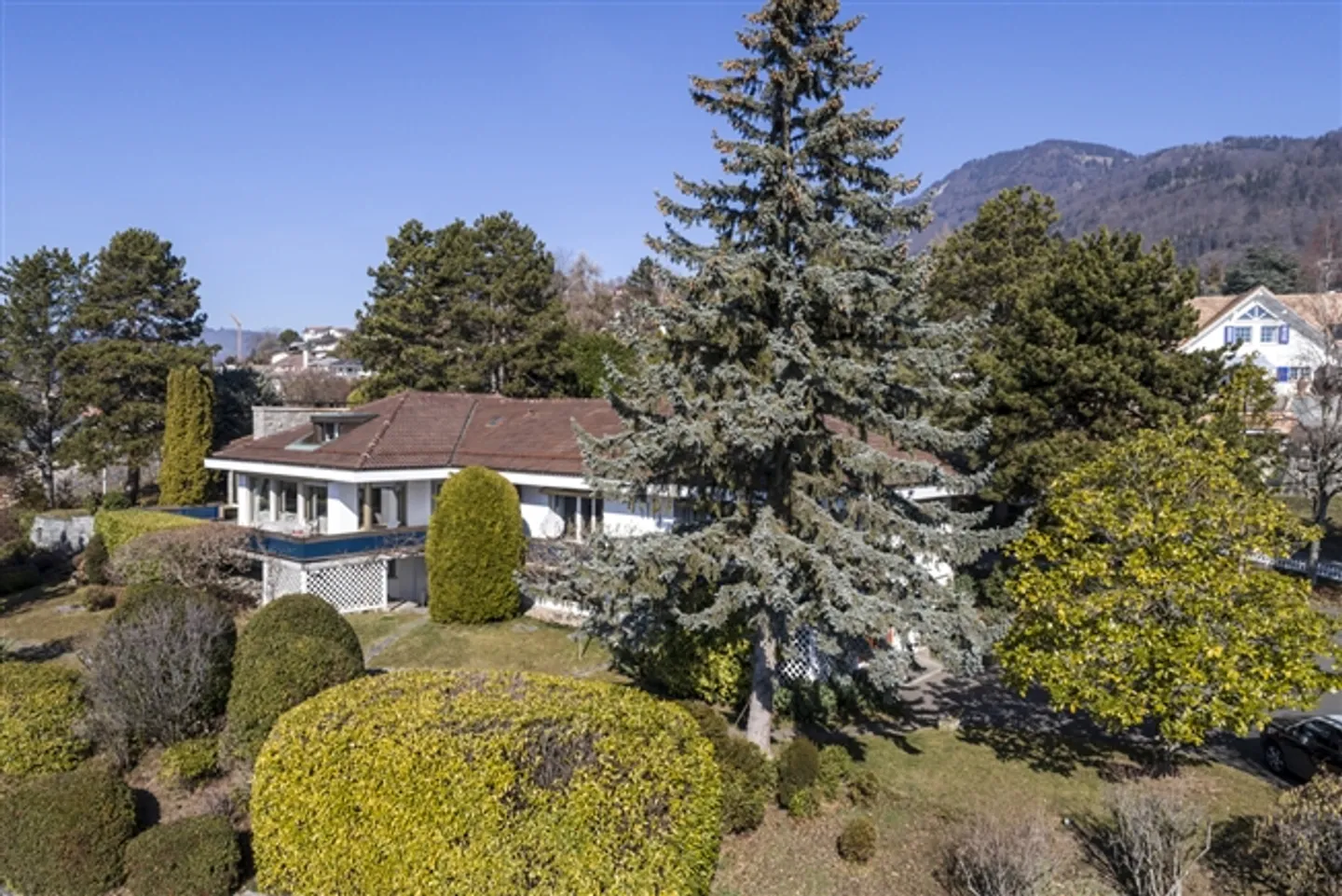 Propriété magnifique hors de vue, vue panoramique sur le lac - Photo 1 sur 18