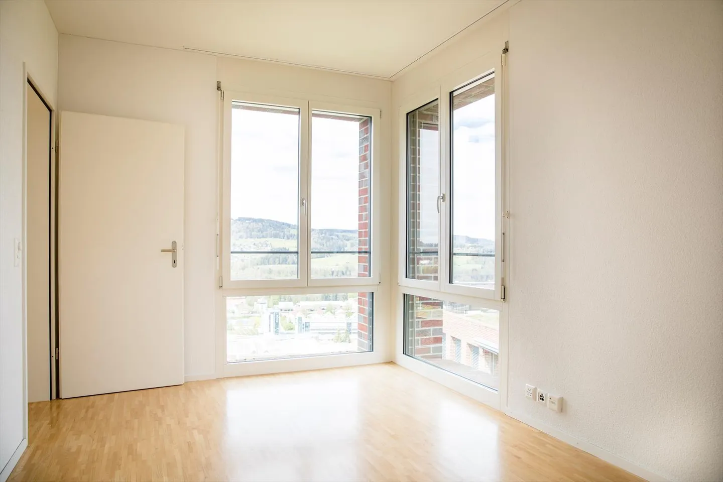 Modern 2.5-Room Apartment - Photo 6 of 6