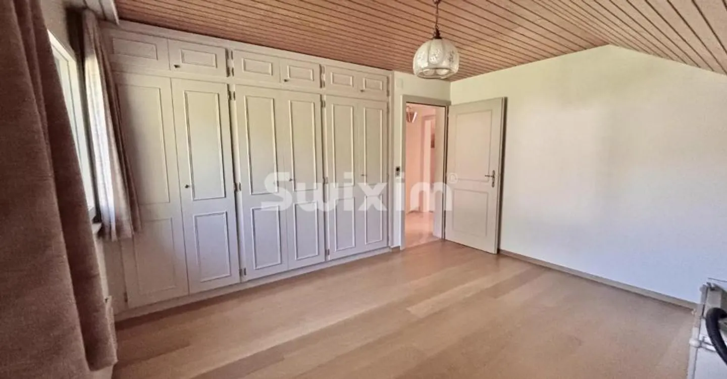 Familienvilla in ruhiger Lage mit Blick auf den See und die Alpen - Foto 7 von 7