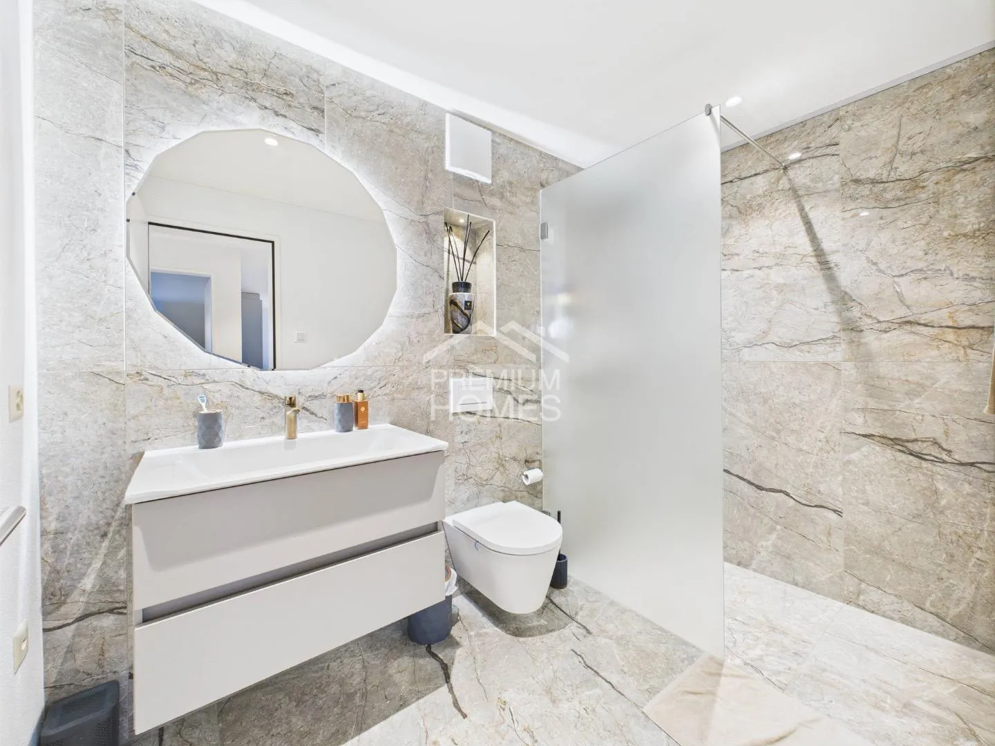 Modern Smart Home with Garden - Photo 6 of 11