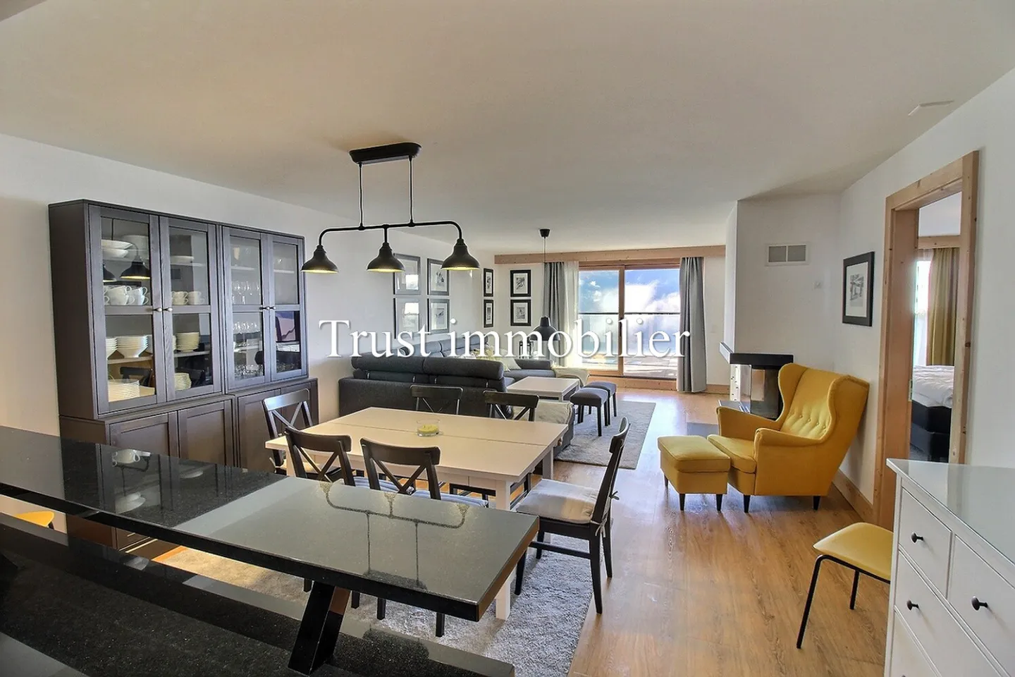 4006. Apartment with a breathtaking view - Photo 3 of 17