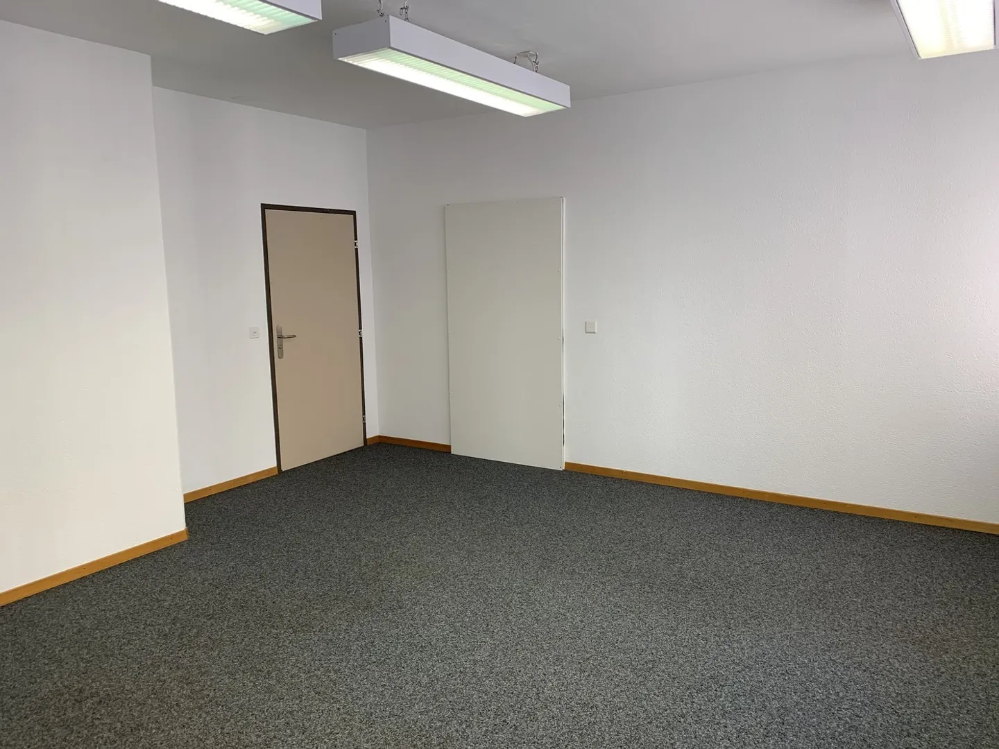 Büro zu vermieten von 27m2 in der Nähe des Marktplatzes in La Chaux-de-Fonds - Foto 5 von 8