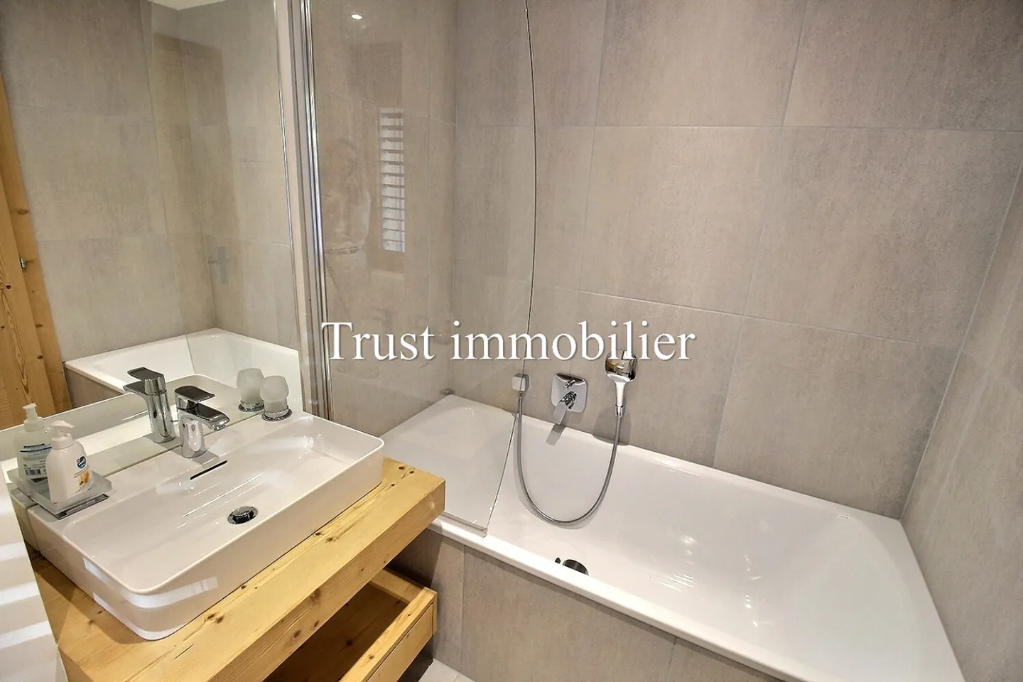 4006. Apartment with a breathtaking view - Photo 10 of 17