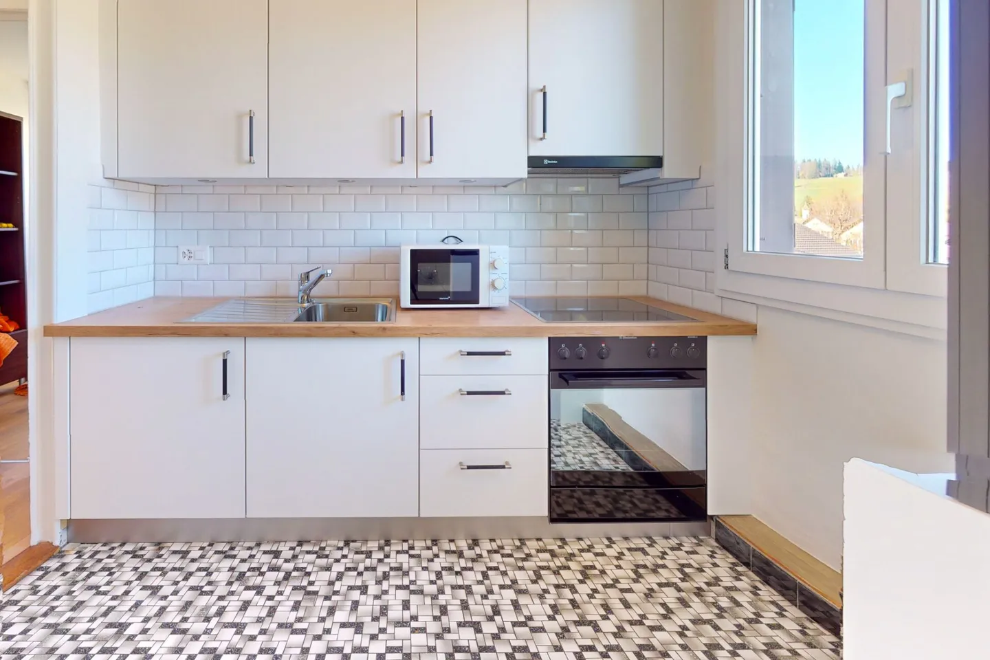 Elegante casa unifamiliare con appartamento indipendente - ristrutturata, luminosa e accogliente - Foto 19 di 22