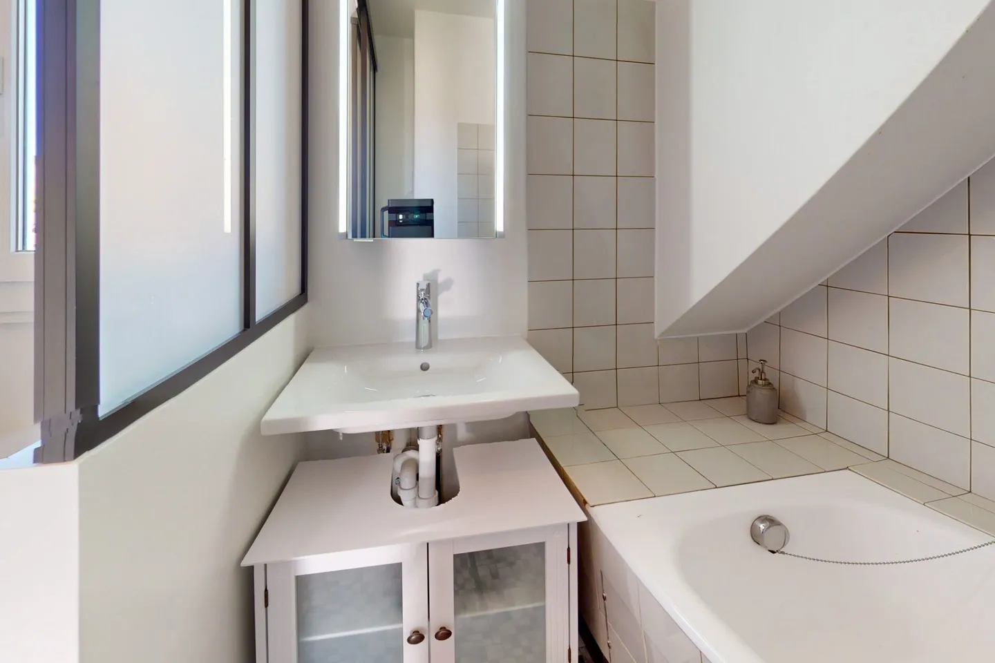 Elegante casa unifamiliare con appartamento indipendente - ristrutturata, luminosa e accogliente - Foto 20 di 22