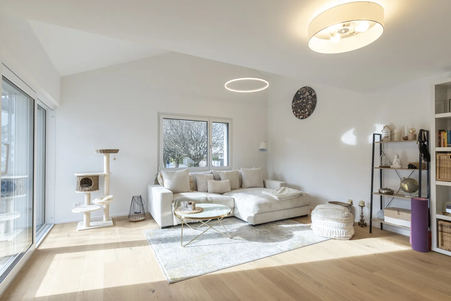 Modernisiertes Familienhaus mit Balkon - Foto 2 von 8