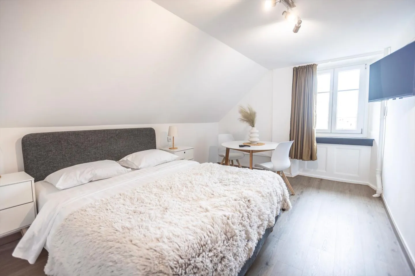 Opportunità alberghiera chiavi in mano - La Chaux-de-Fonds, Capitale culturale 2027 - Foto 7 di 13