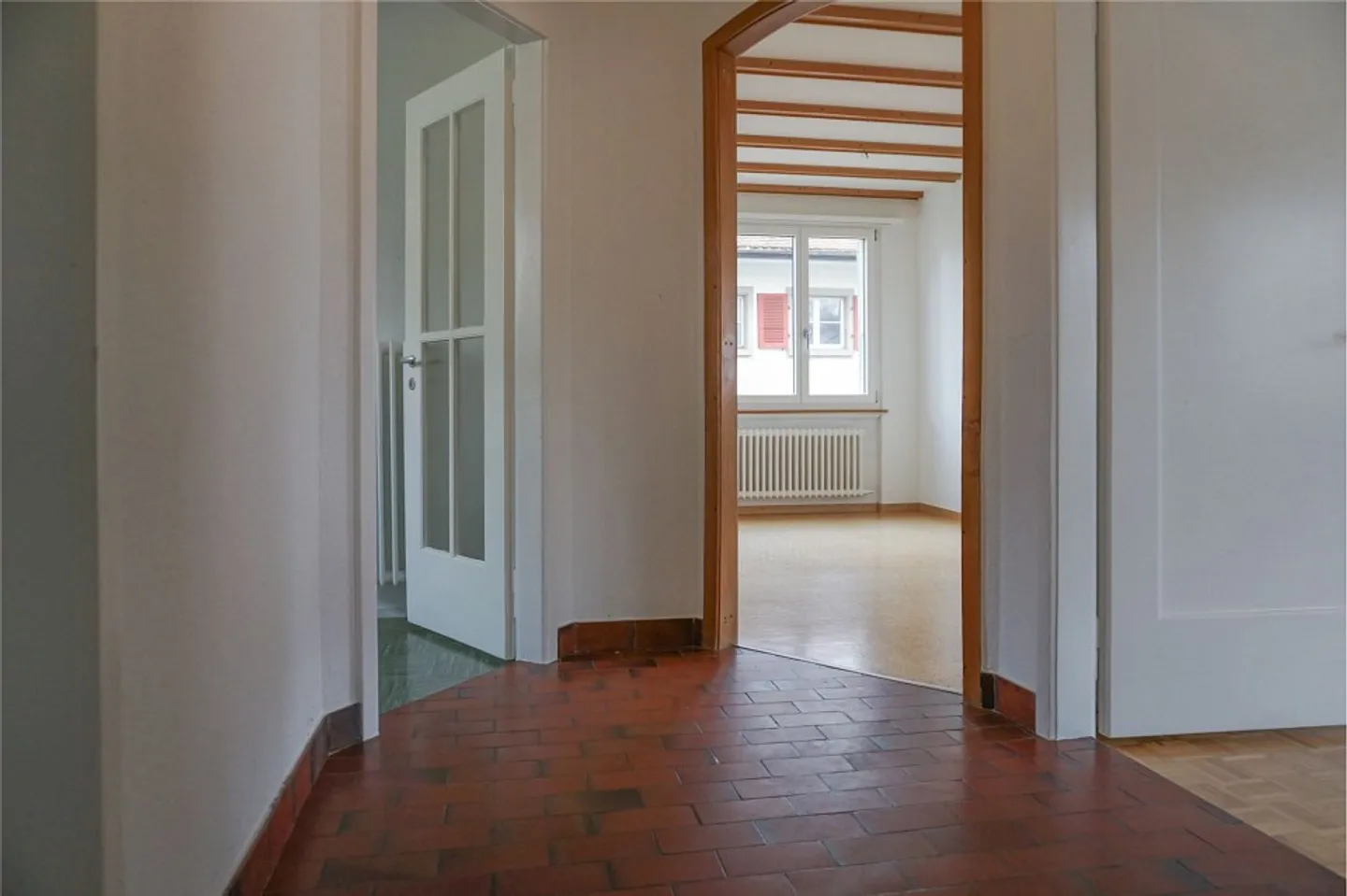 Three-Party House in Attractive Location with Versatile Usage Options - Photo 4 of 13