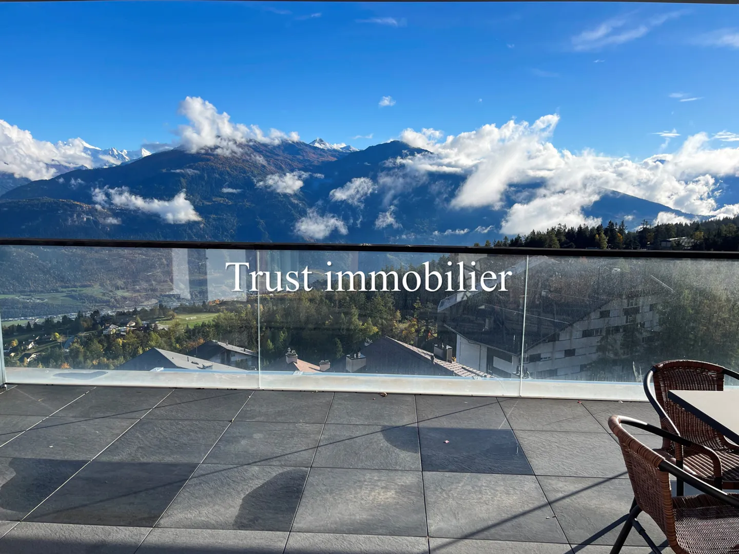 4006. Apartment with a breathtaking view - Photo 15 of 17