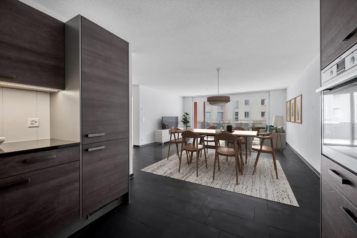 2.5 Room Apartment - Photo 3 of 12