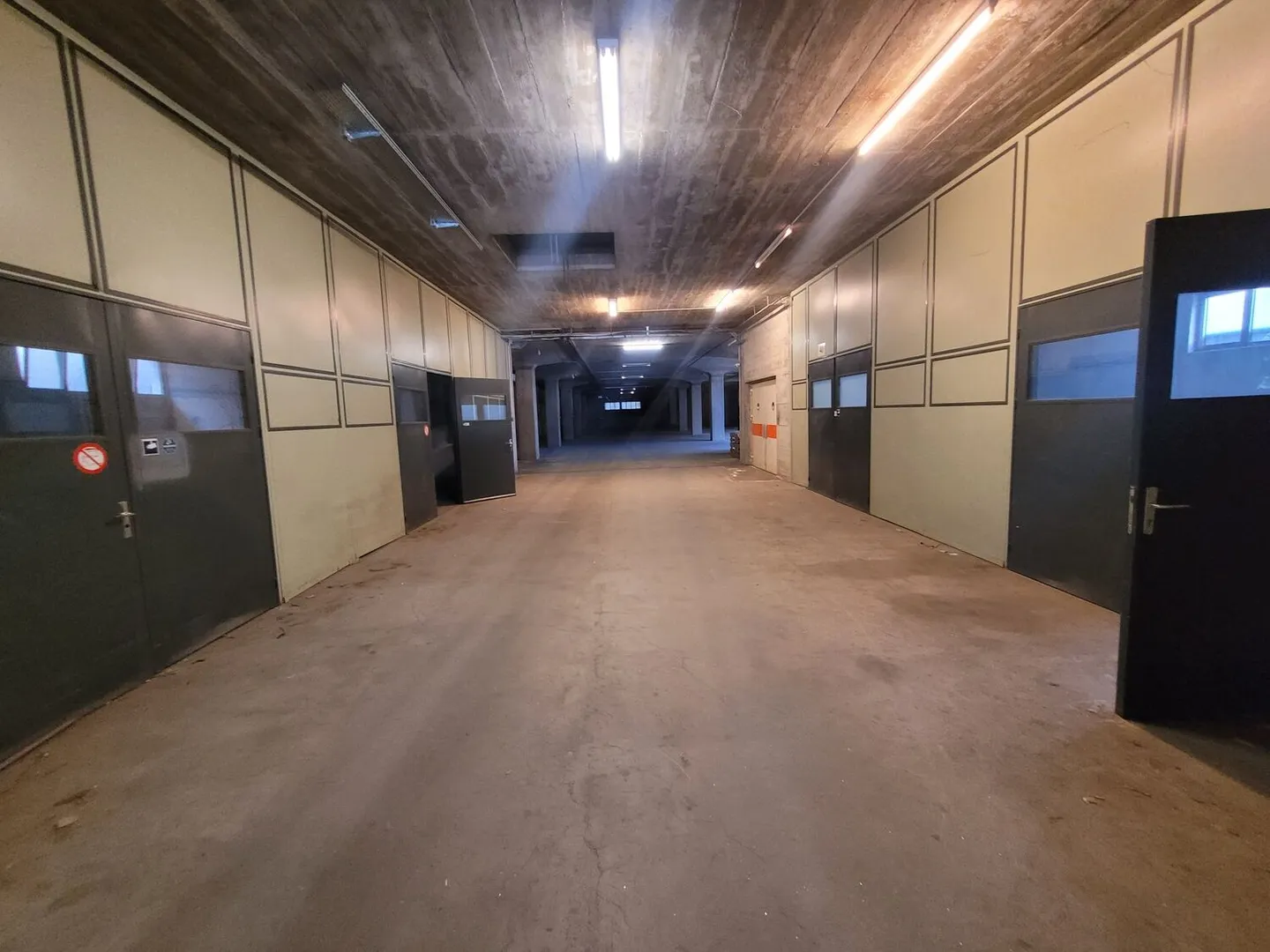 Immeuble mixte à louer - Photo 1 sur 2