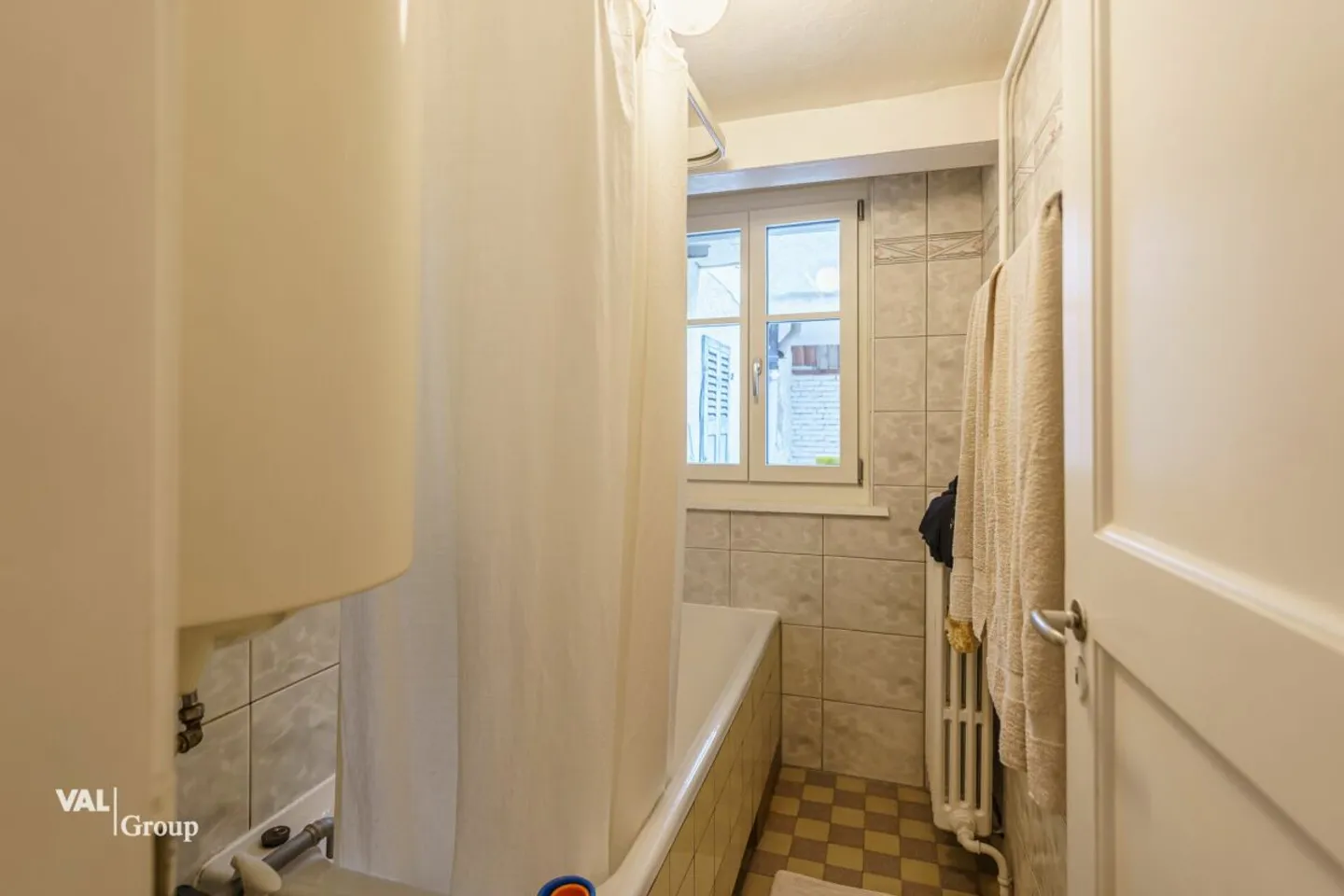 Perla del centro storico di Visp con potenziale e opportunità di sviluppo - Foto 9 di 25