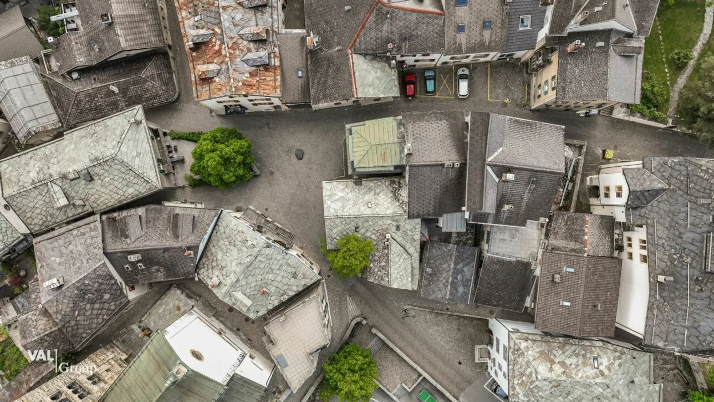 Perla del centro storico di Visp con potenziale e opportunità di sviluppo - Foto 23 di 25