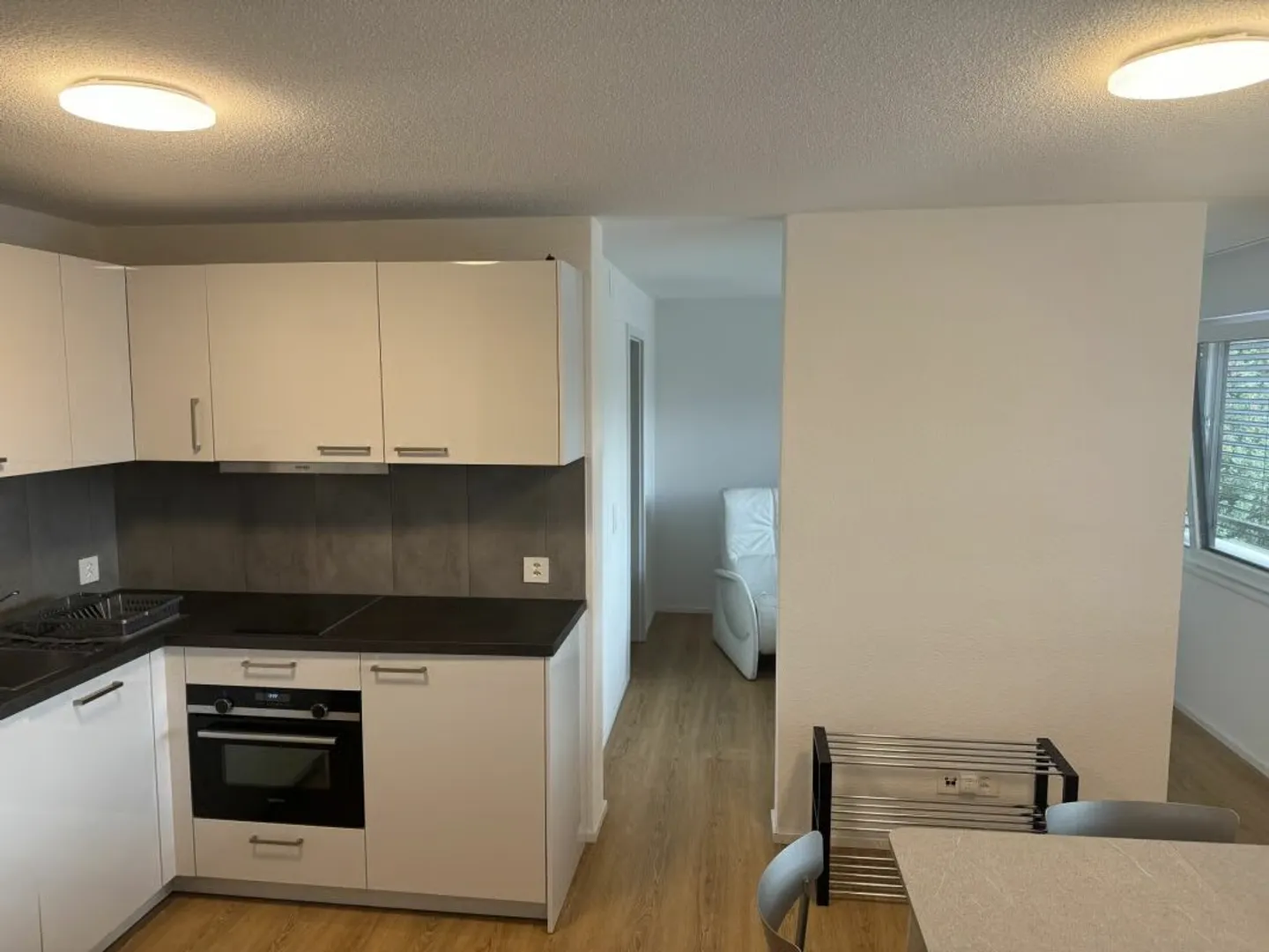 ARI-0826 - Modernes 2,5-Zimmer-Apartment mit Wasch-/Trocken-Säule - Mietübernahme - Foto 2 von 8