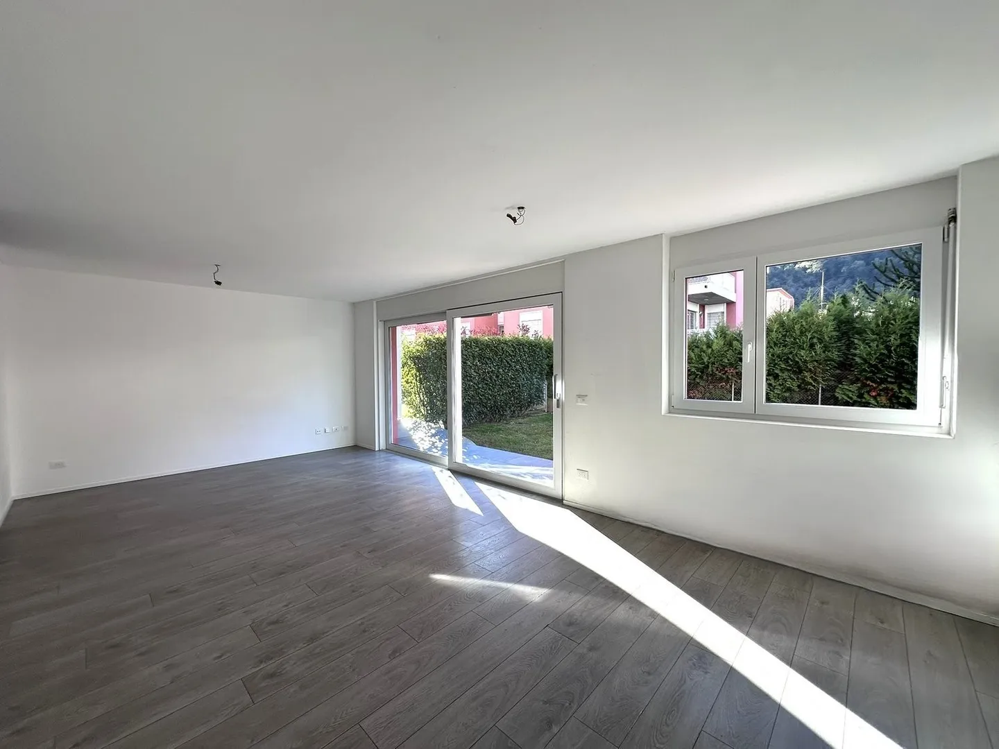 Appartement moderne 3.5 pièces avec jardin à Cadenazzo - Photo 8 sur 20