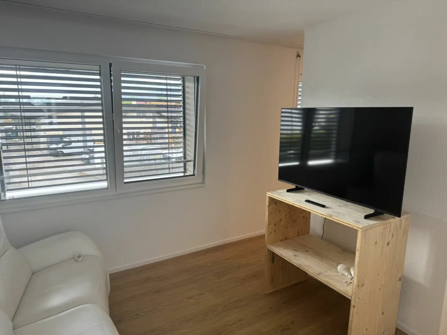 ARI-0826 - Modernes 2,5-Zimmer-Apartment mit Wasch-/Trocken-Säule - Mietübernahme - Foto 4 von 8