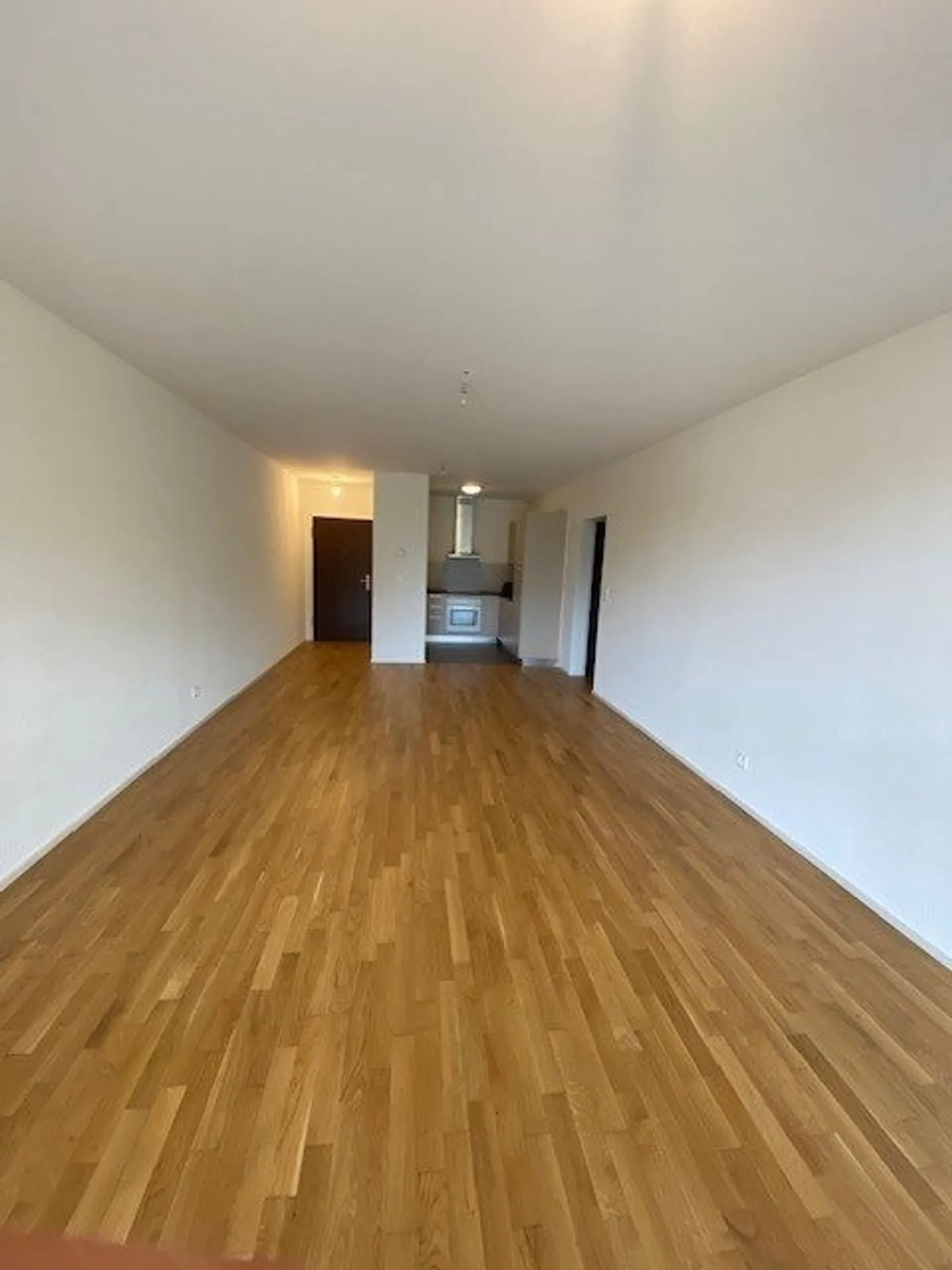 Two and a half room apartment on the first floor in Lausanne - Photo 3 of 6