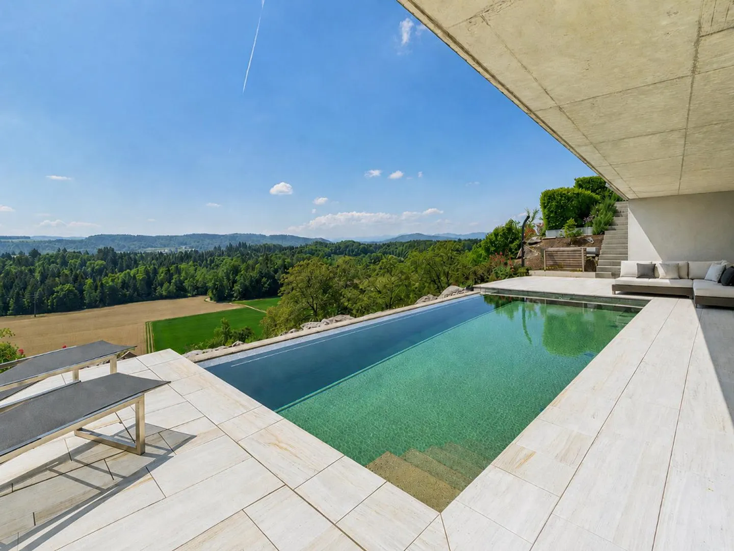 Exclusive terrace house with infinity pool and panoramic view - Photo 2 of 5