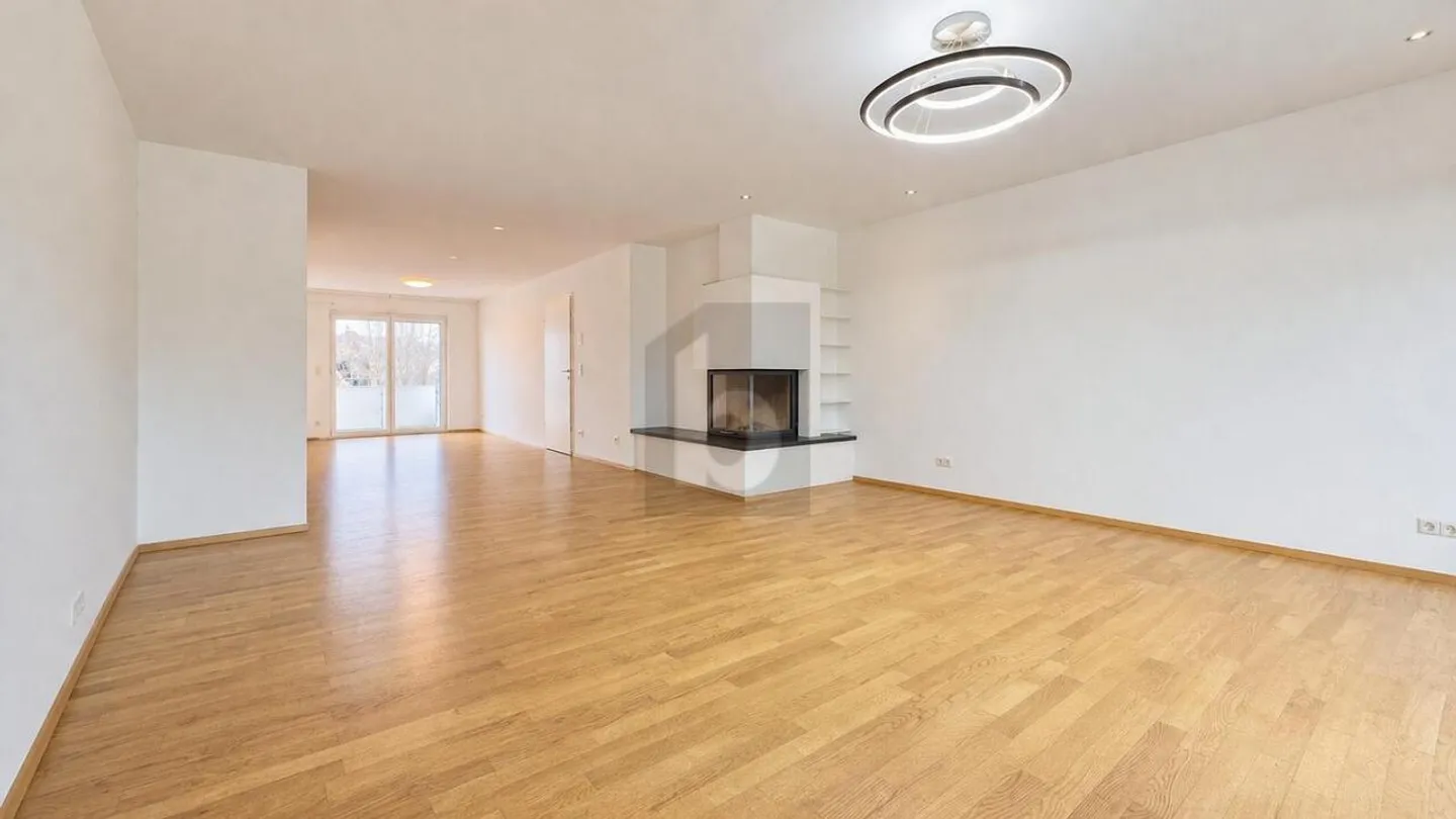 Sonnige 4.5-Zimmer-Wohnung in Egg - Foto 1 von 6